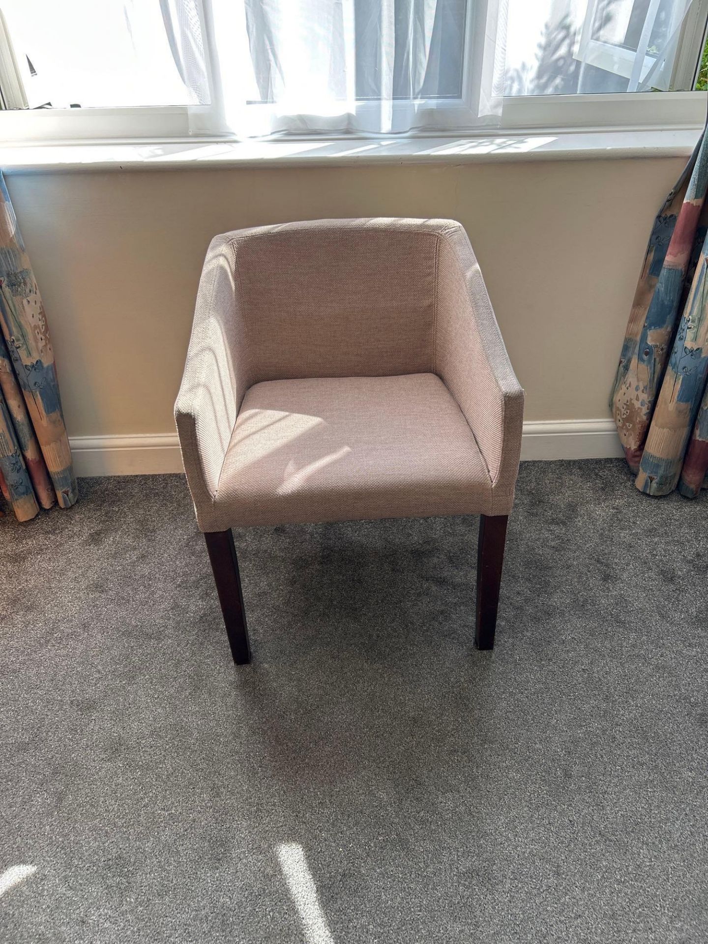 Contents of guest bedroom number 29 at the Brookfield Hotel. Darkwood bedroom desk with 3 drawers - Image 2 of 5