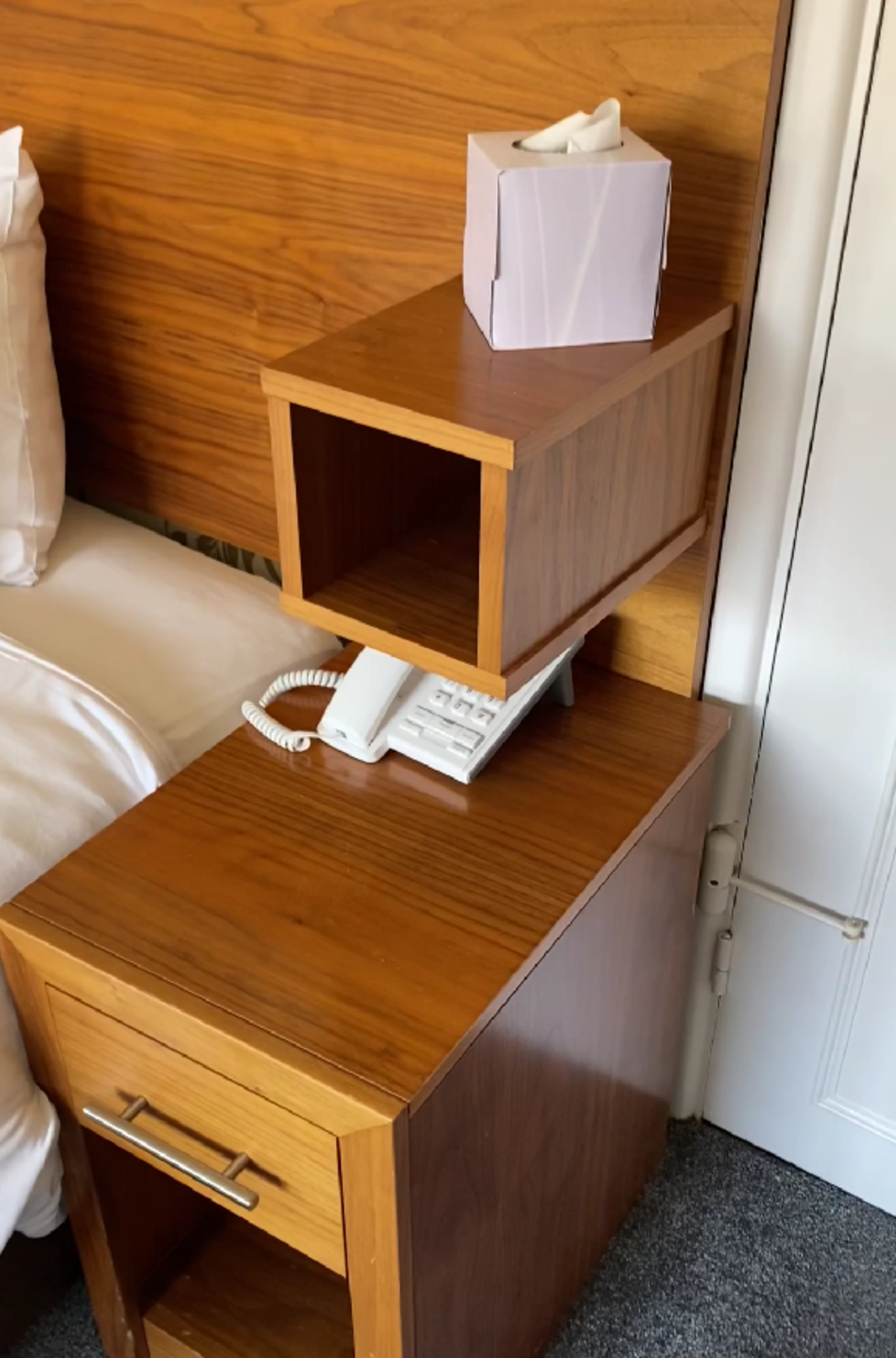 Contents of guest bedroom number 10 at the Brookfield Hotel. Darkwood bedroom desk with 3 drawers - Image 3 of 6