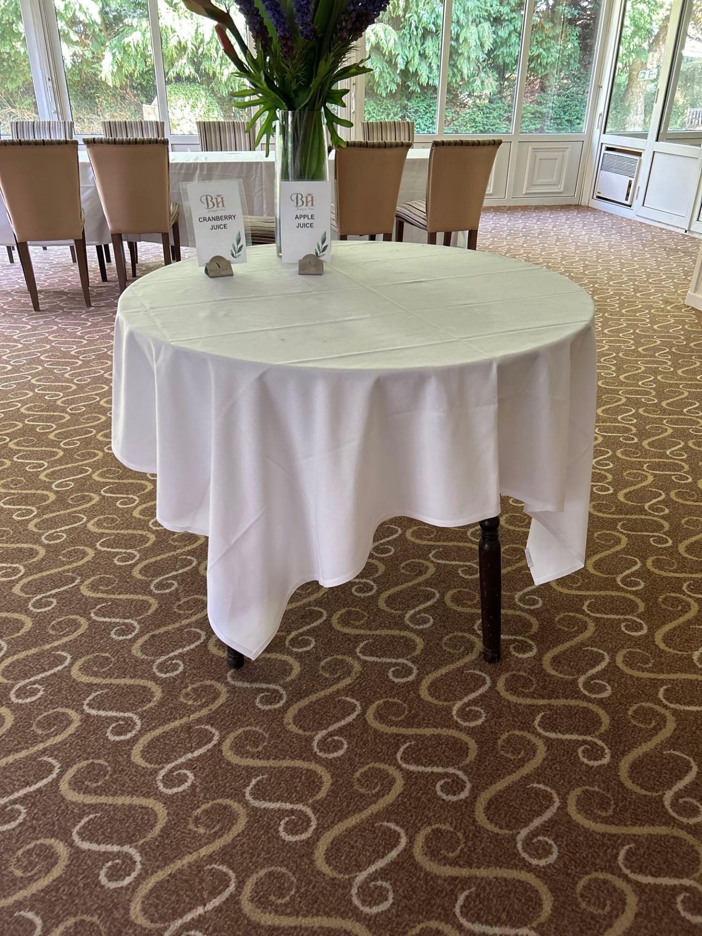 Round Restaurant Dining Table (Hermitage Room )