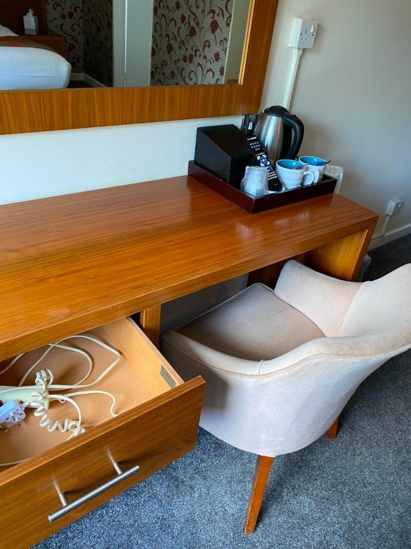 Contents of guest bedroom number 14 at the Brookfield Hotel. Darkwood bedroom desk with 3 drawers - Image 4 of 6