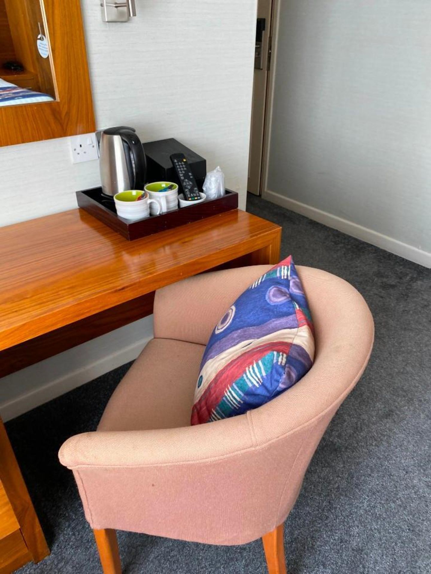 Contents of guest bedroom number 12 at the Brookfield Hotel. Darkwood bedroom desk with 3 drawers - Image 2 of 8