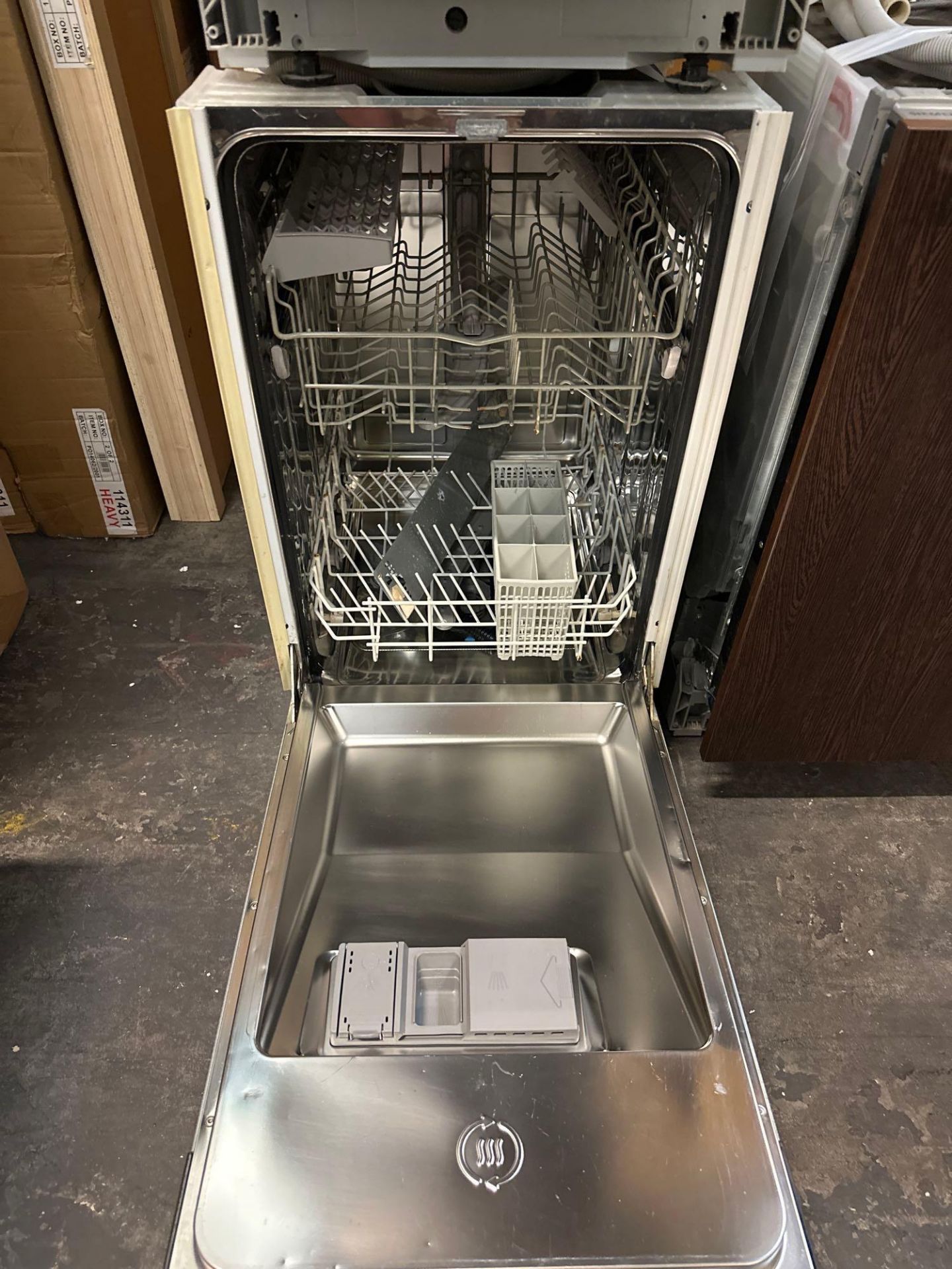 Bosch SD13JT1B integrated dishwasher 13 place setting capacity 45 x 56 x 80cm. - Image 2 of 3