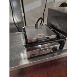Lincat Lynx 400 LPG Electric Single Contact Panini Grill - Ribber Top & Bottom 1 kW element in upper