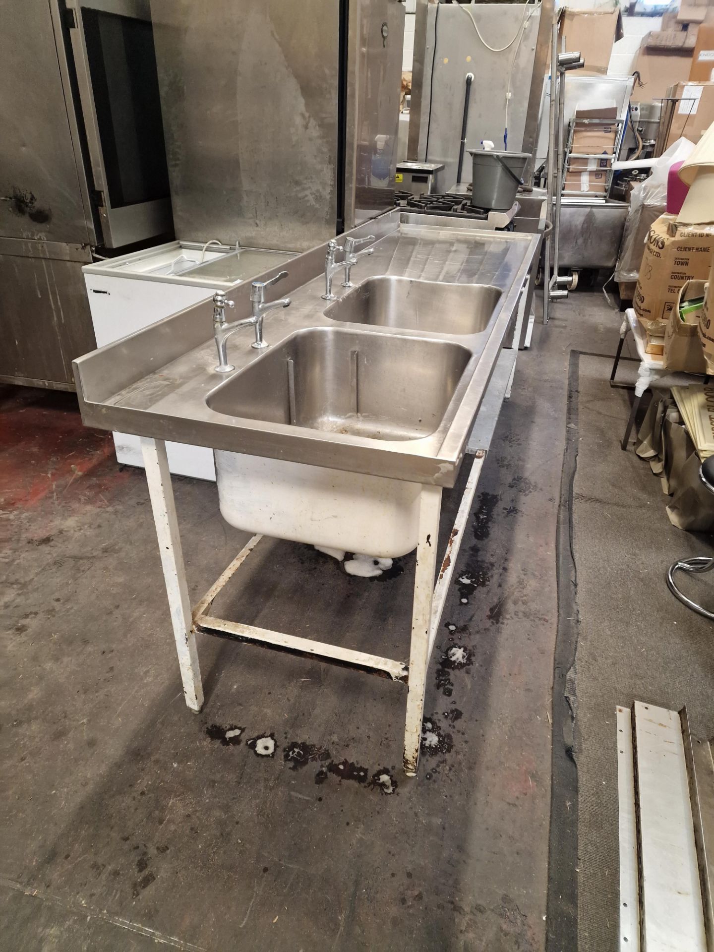 Stainless steel twin basin commercial sink with left and right hand drainer 240cm x 82cm - Image 3 of 3