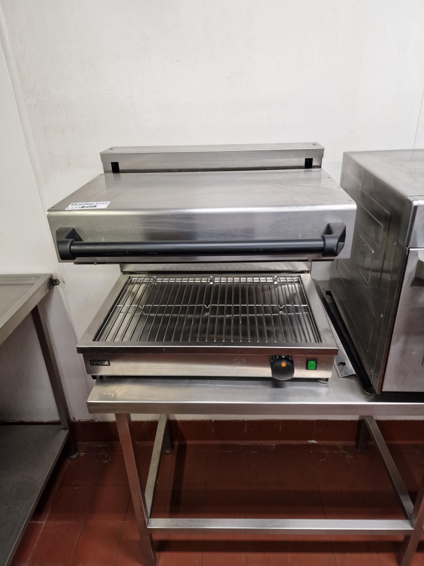 Lincat Silverlink 600 AS3 Electric Counter-Top Adjustable Salamander Grill Cooking Area: 532(W) x - Image 2 of 2