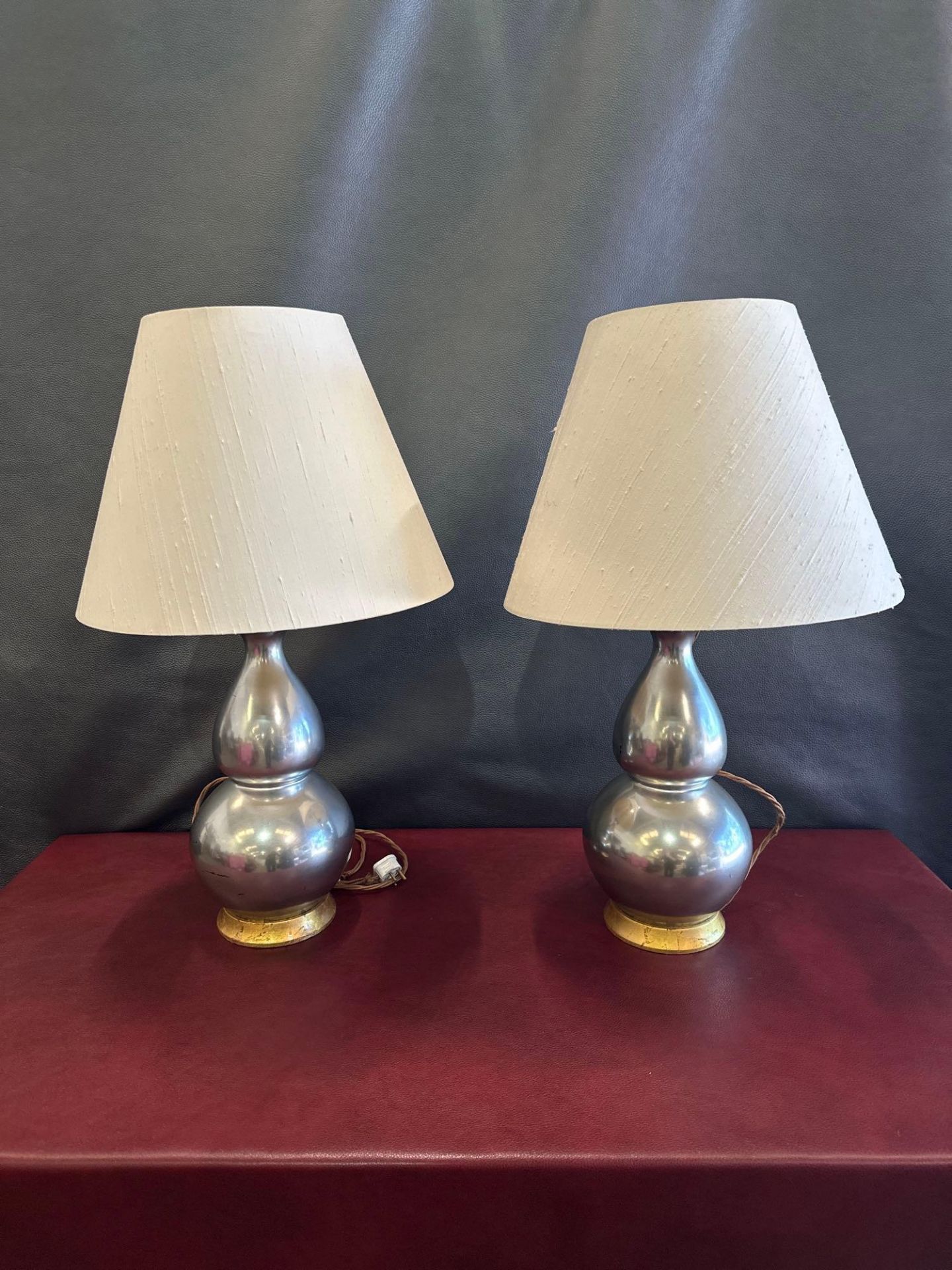 A Pair Of Heathfield And CO Double Gourd Silver Silhouette Table Lamp With Cream Pleated Lamp - Image 5 of 6