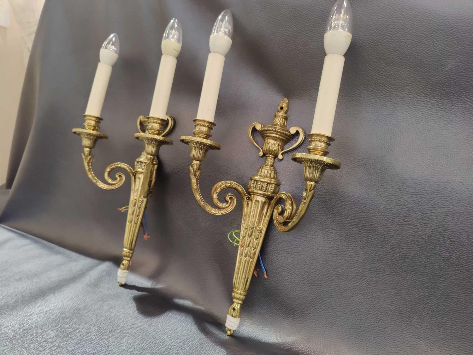 A Pair Of Wall Appliques Twin Leaf Capped Scroll Arms Issuing From A Well-Cast Single Decorative - Image 3 of 3