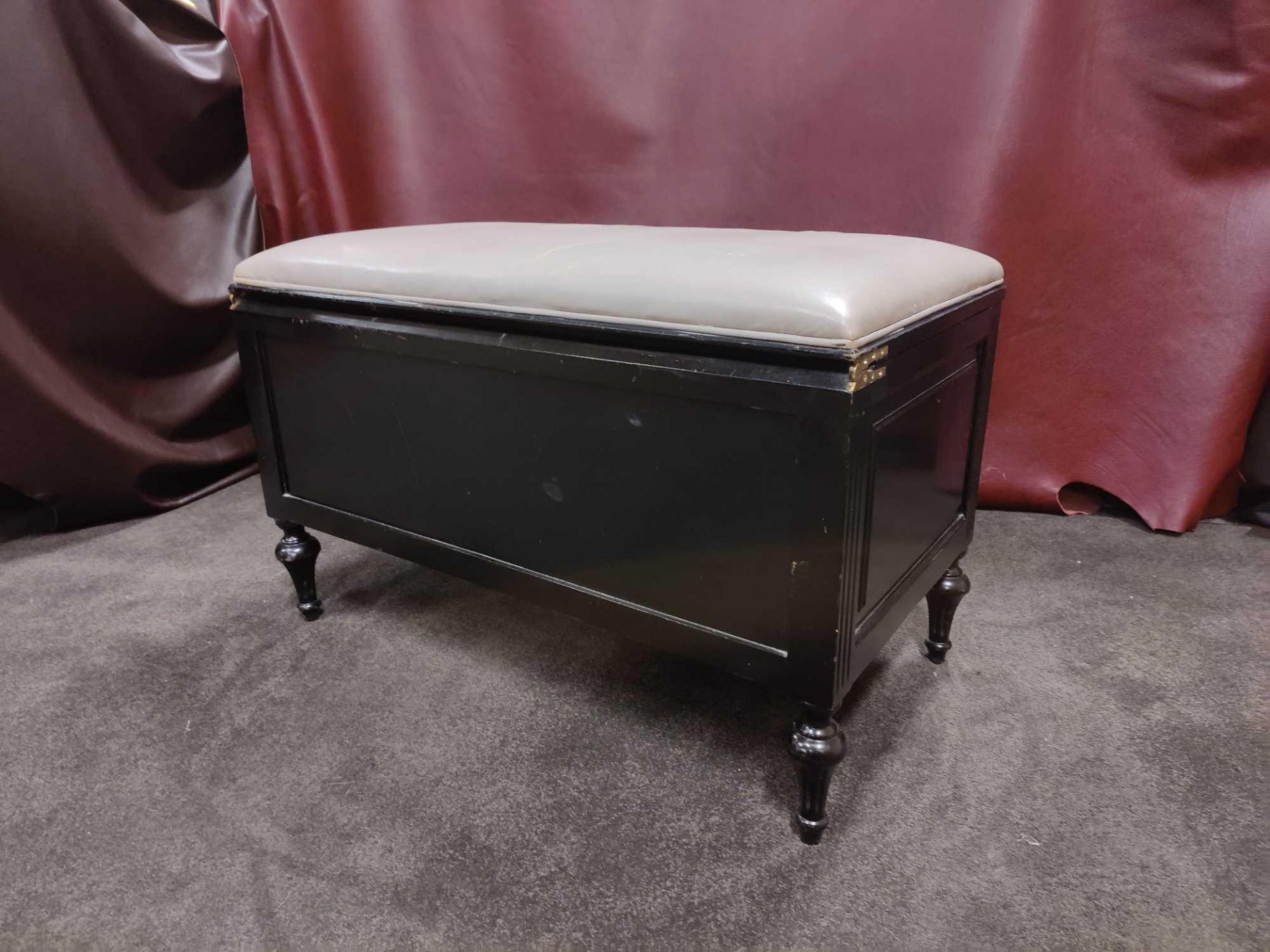 A Ebonised Wood Leather Top Ottoman With Gold Decorative Detailing And Single Drawer 90 x 50 x 55cm - Image 3 of 3