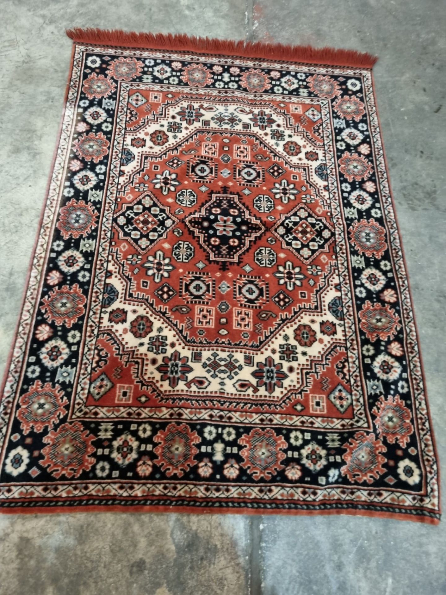 Hossein Abad Persian Style Area Rug 96 x 136cm - Image 2 of 2