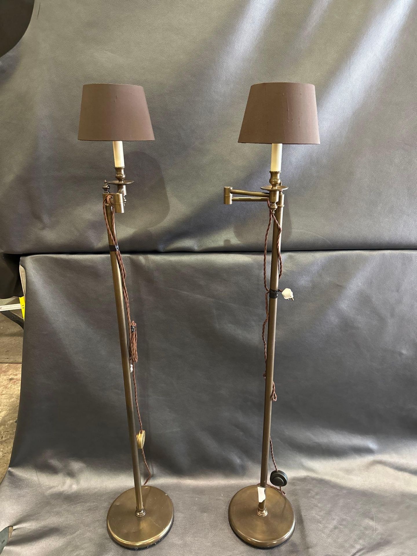 A Pair Library Floor Lamps Finished In English Bronze Swing Arm Function With Shade 156cm - Bild 2 aus 6