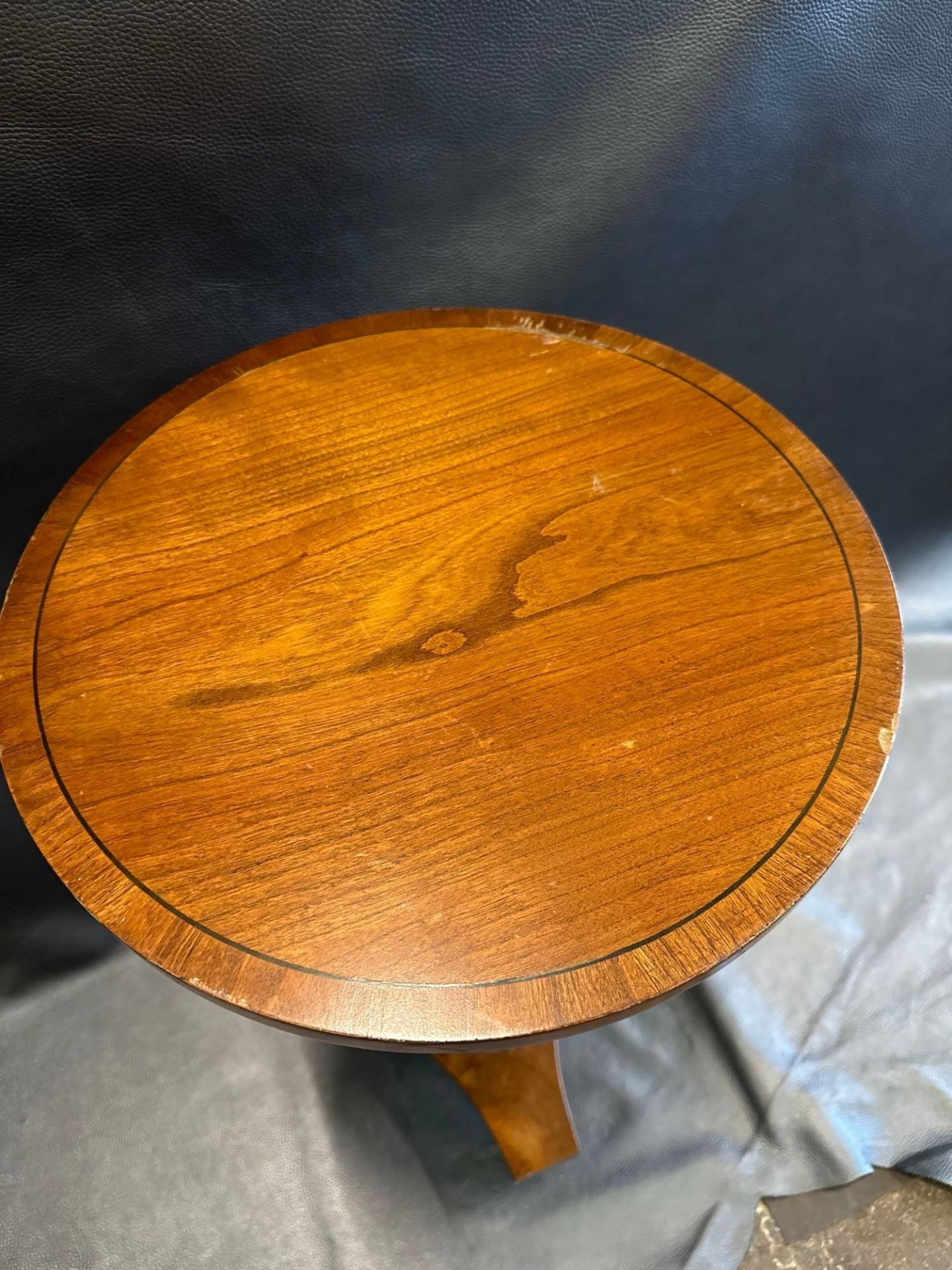 A Mahogany Pedestal Lamp Table The Circular Top Raised On A Carved Pedestal With Triform Base 40 x - Image 2 of 3