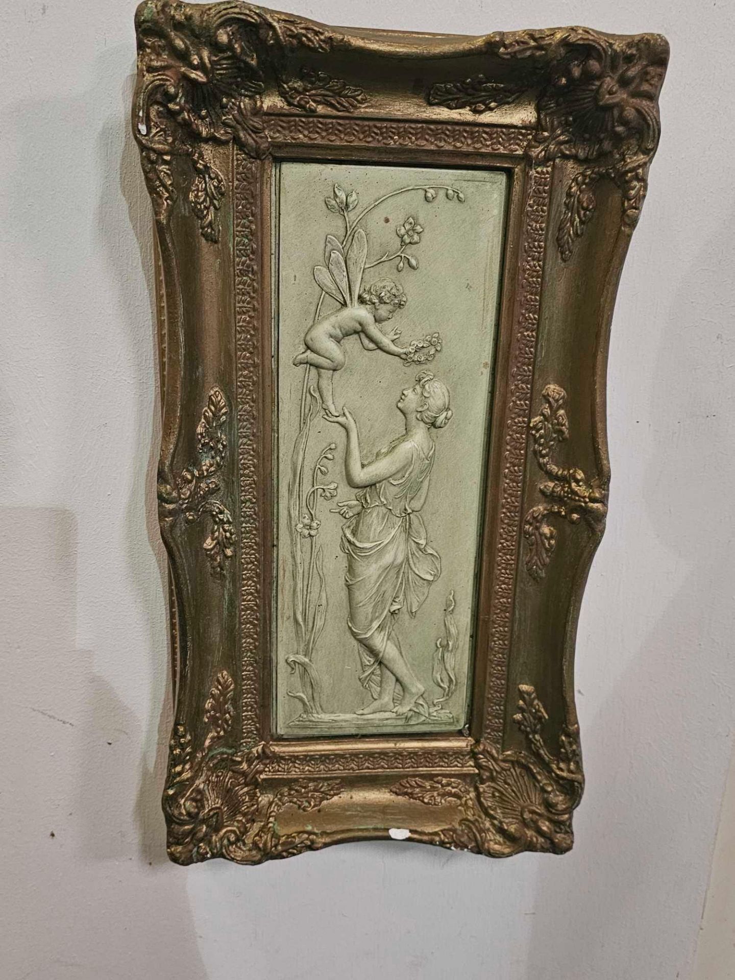 A Framed Stone Plaque Depicting  In Relief A Nymph And A Winged Fairy Framed, In A Green Hue - Bild 2 aus 6