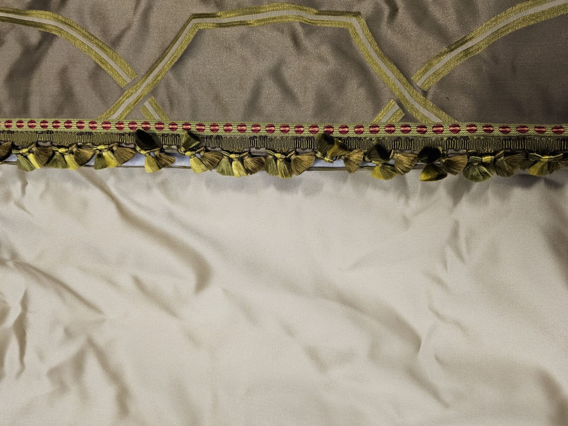 A pair of silk drapes champagne with green circle pattern tassle trim jabots 140 x 275cm (Dorch 10) - Image 2 of 3