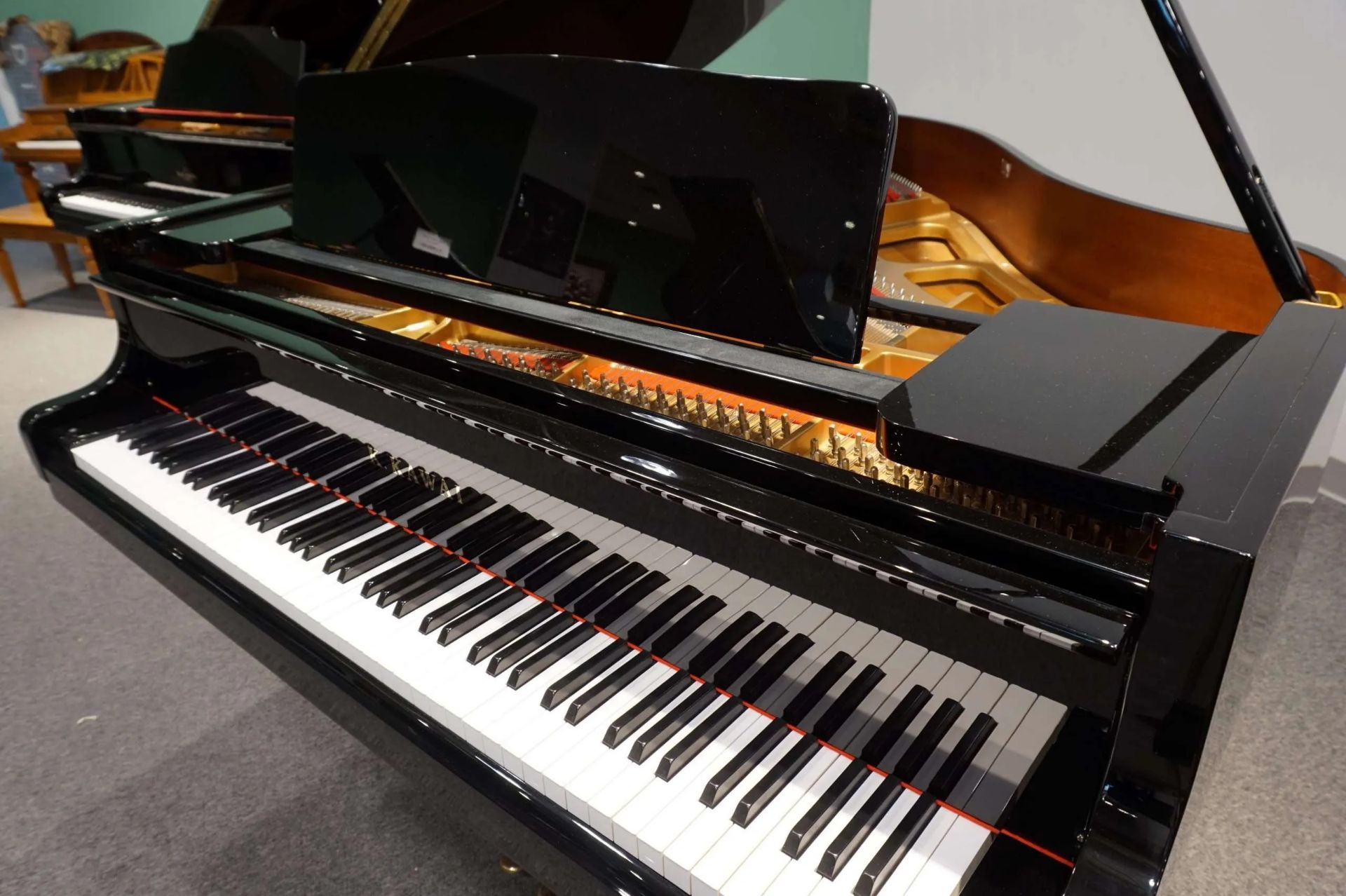 Kawai GM-10K Baby Grand Piano With Its Resonant Tone And Classic Good Looks, The GM-10K Is An - Image 3 of 9