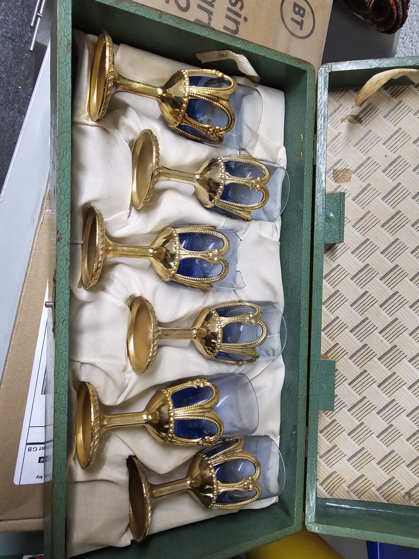 Goblet Set Brass and Cobalt Blue Glass Japanese post WWVintage boxed set of two piece goblets in - Bild 13 aus 16