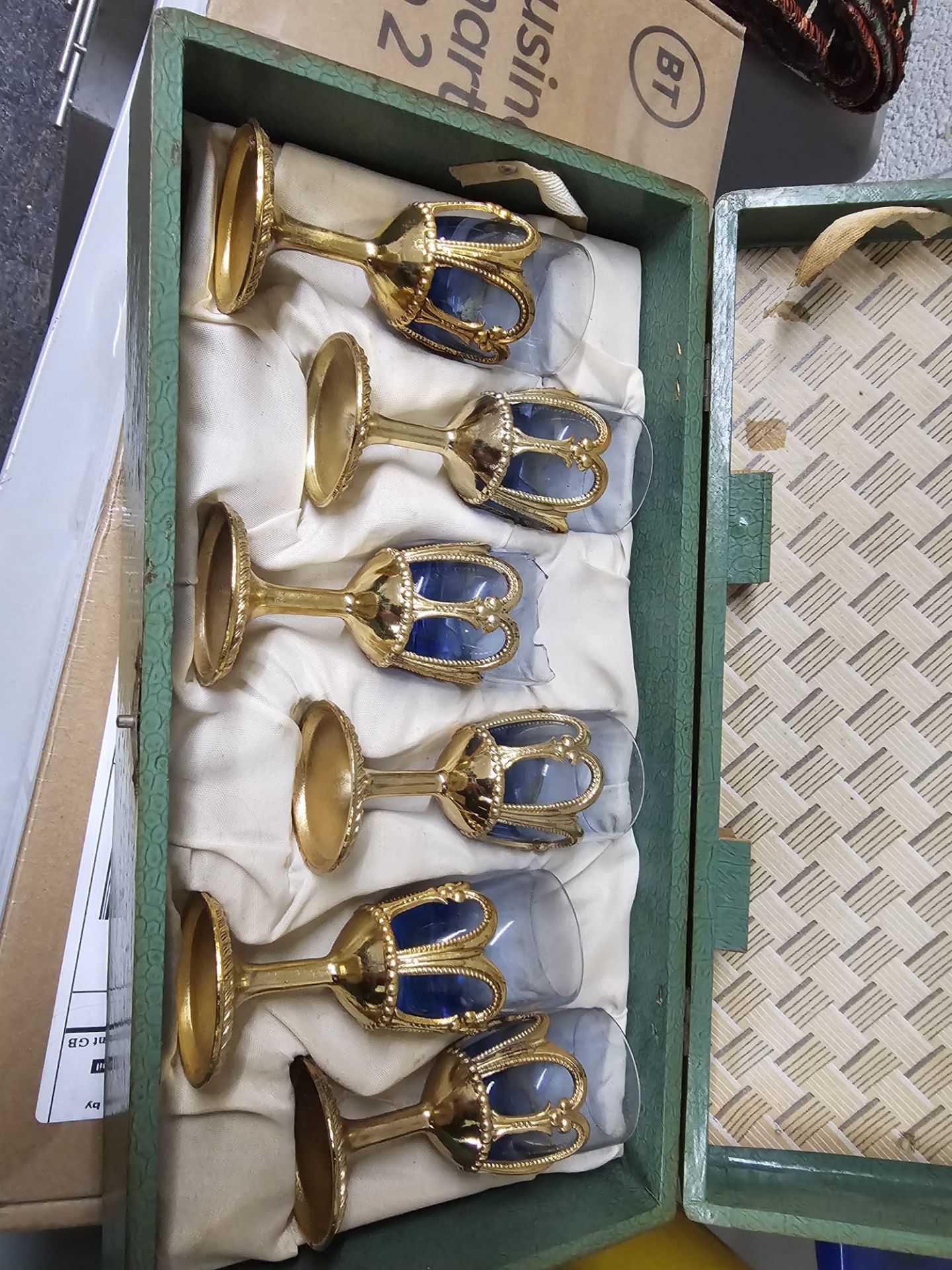 Goblet Set Brass and Cobalt Blue Glass Japanese post WWVintage boxed set of two piece goblets in - Bild 14 aus 16