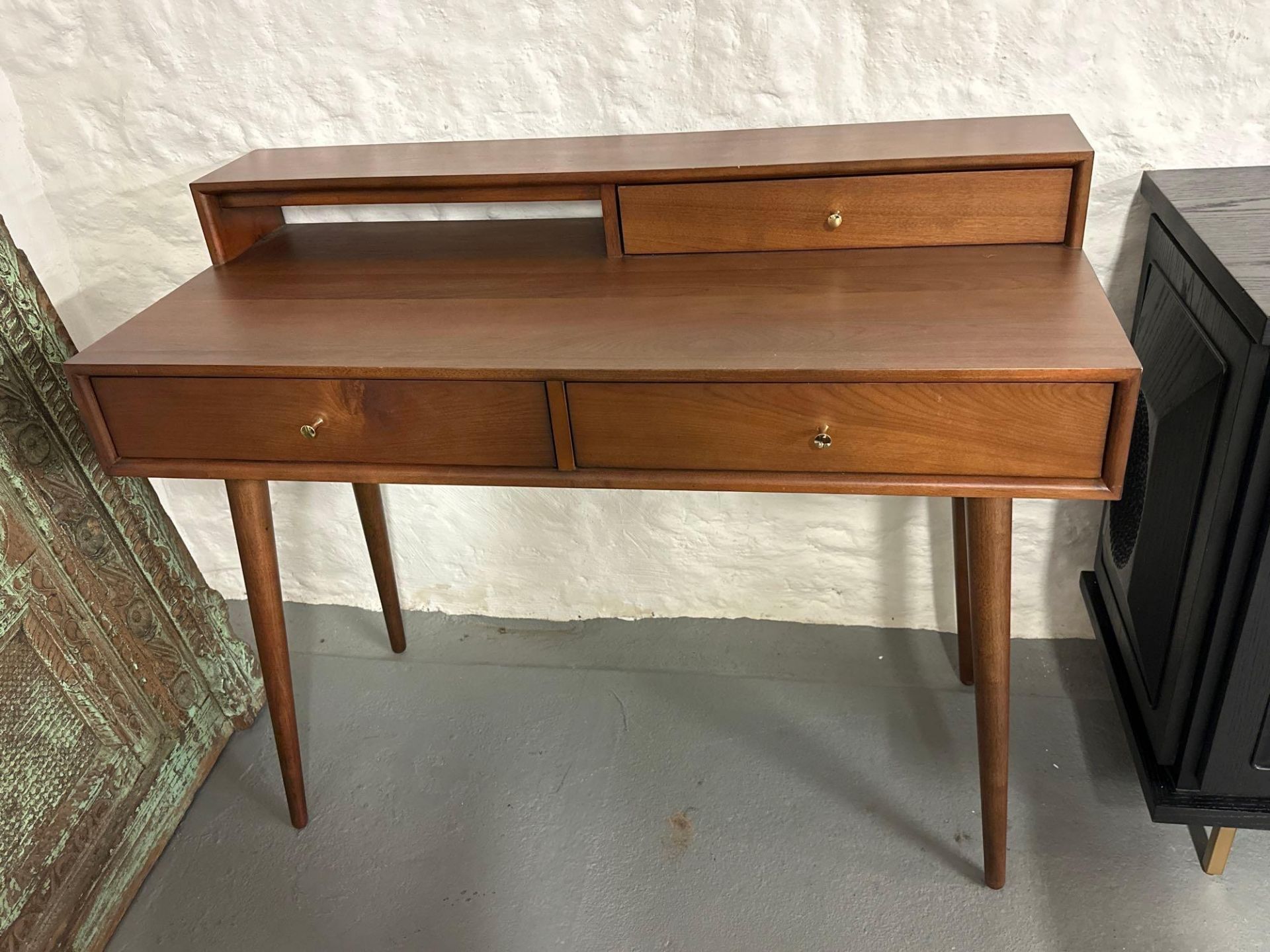 Bailey Desk and Stool Stylish deep brown tones and a smooth finish make this dressing table/desk & - Bild 2 aus 11
