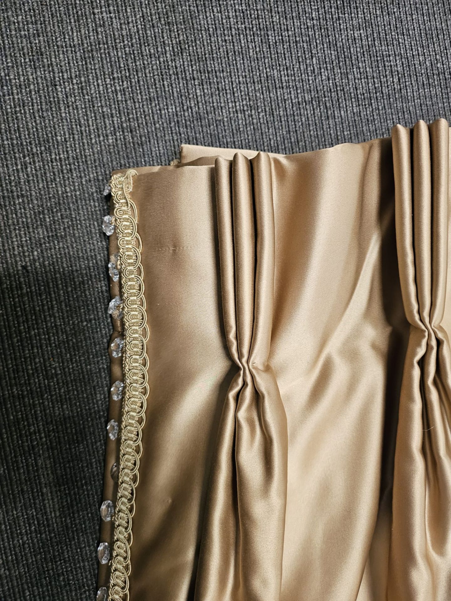 A pair of silk drapes and jabots gold with crystal trim and  embroidered iwith gold silver pattern - Image 3 of 3