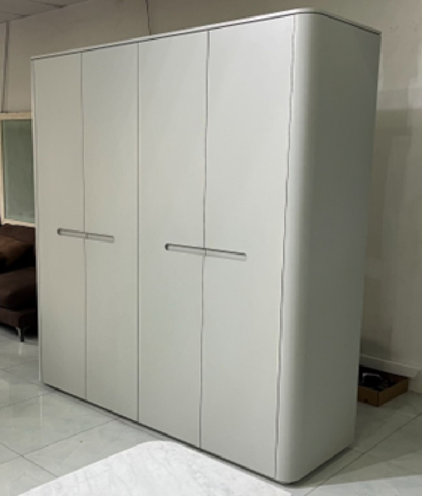 Florence Four Door Wardrobe A stylish grey gloss lacquer finish four door wardrobe with internal - Image 3 of 4