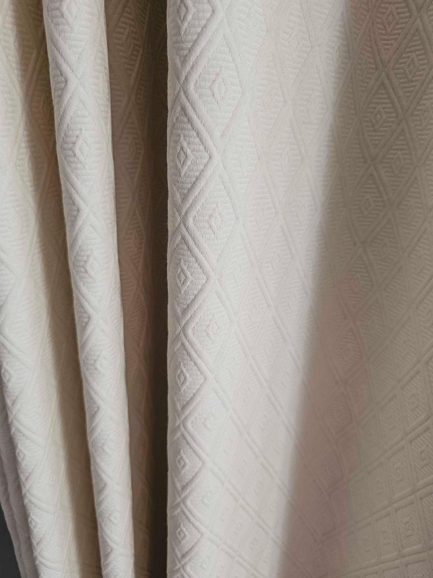 3 x Pairs Of Drapes The Cream Drapes Are A Magnificent Addition To Any Home, Draped From Ceiling - Image 2 of 4