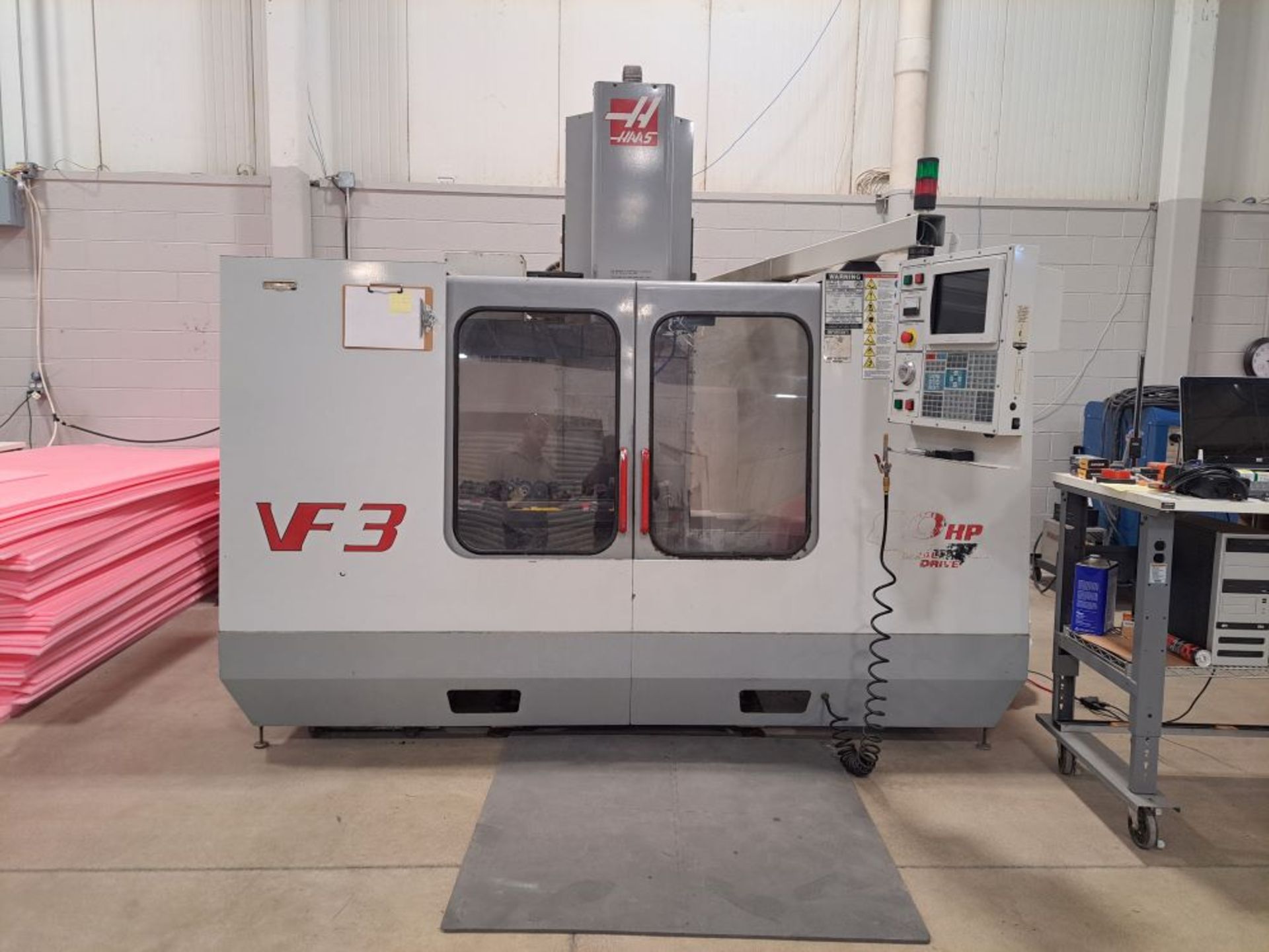 HAAS VF3 CNC VERTICAL MACHINING MILL 1999 IN VERY GOOD WORKING CONDITION