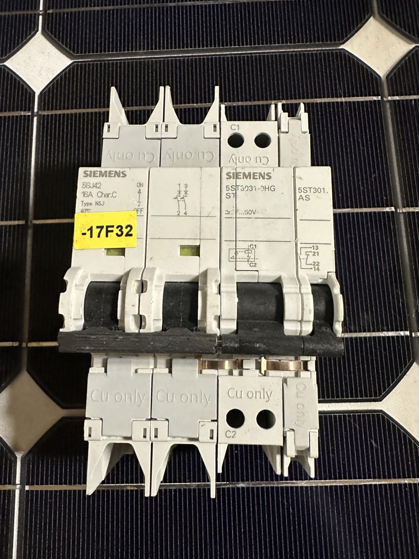 LOT OF 10 SIEMENS CIRCUIT BREAKERS - Image 2 of 5