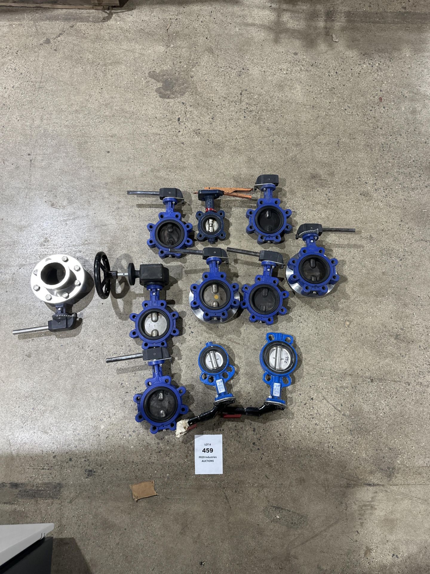 LOT OF 11 MISC BUTTERFLY VALVES WAFER STYLE AND LUG STYLE ALL EXCELLENT CONDITION.