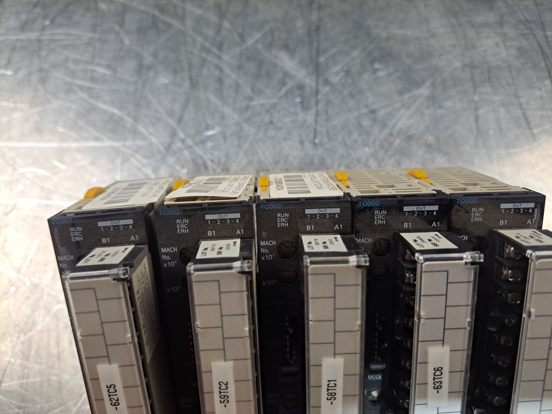 LOT OF 5 OMRON CJ1W-TC002 TEMPERATURE CONTROL MODULE - Image 3 of 5