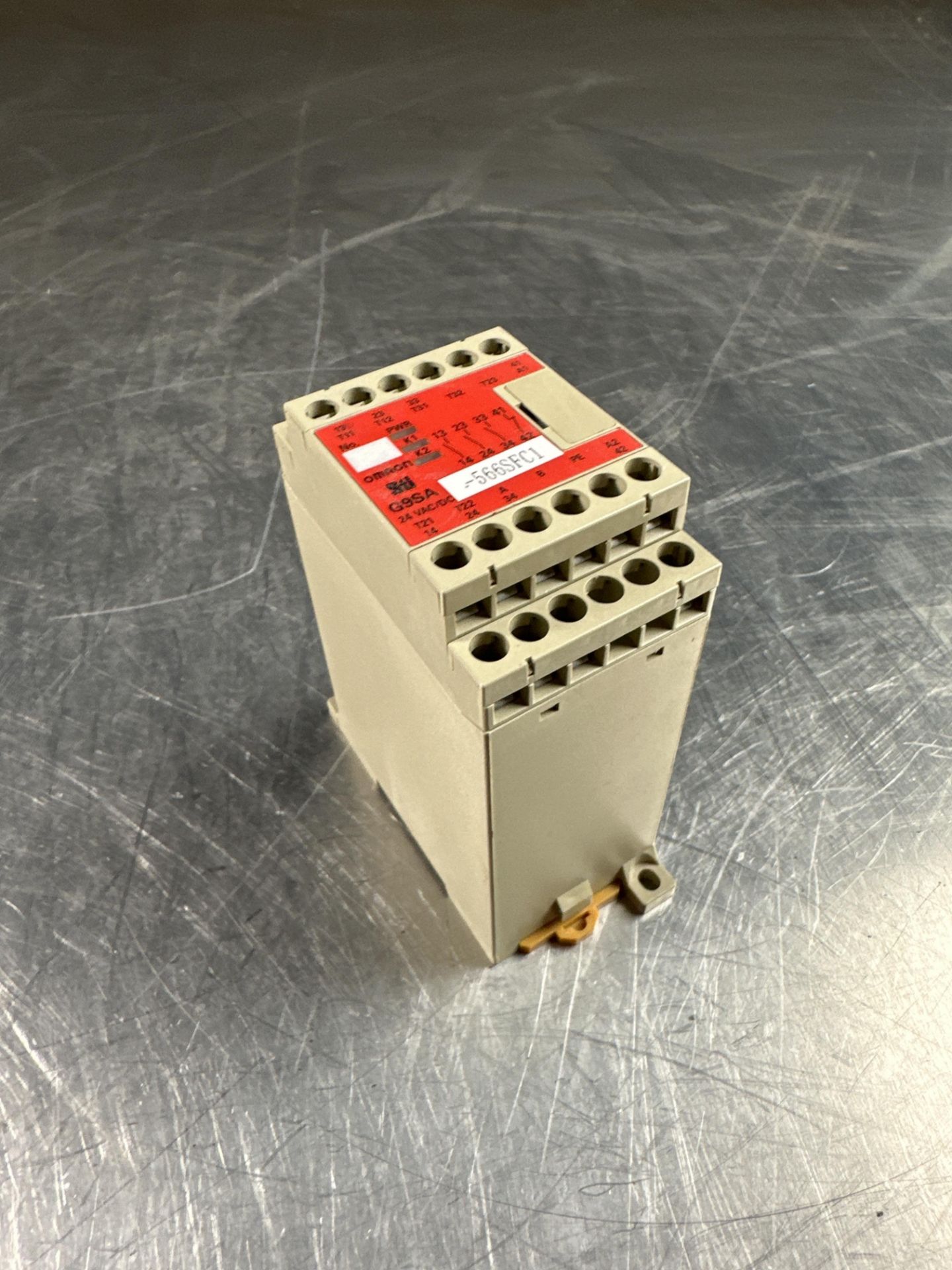 LOT OF 4 OMRON G9SA-301 SAFETY RELAYS - Image 2 of 5