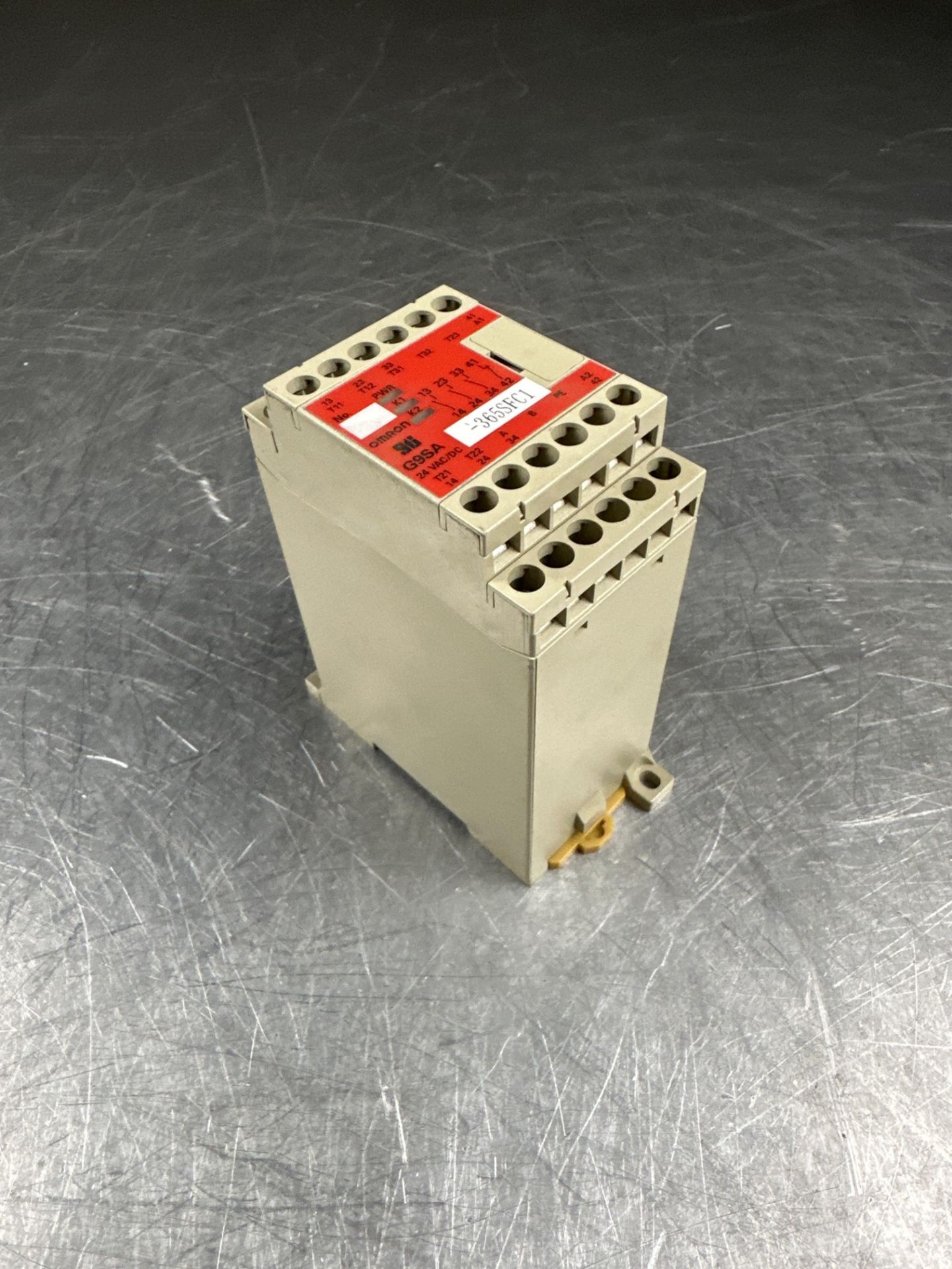 LOT OF 4 OMRON G9SA-301 SAFETY RELAYS - Image 2 of 6