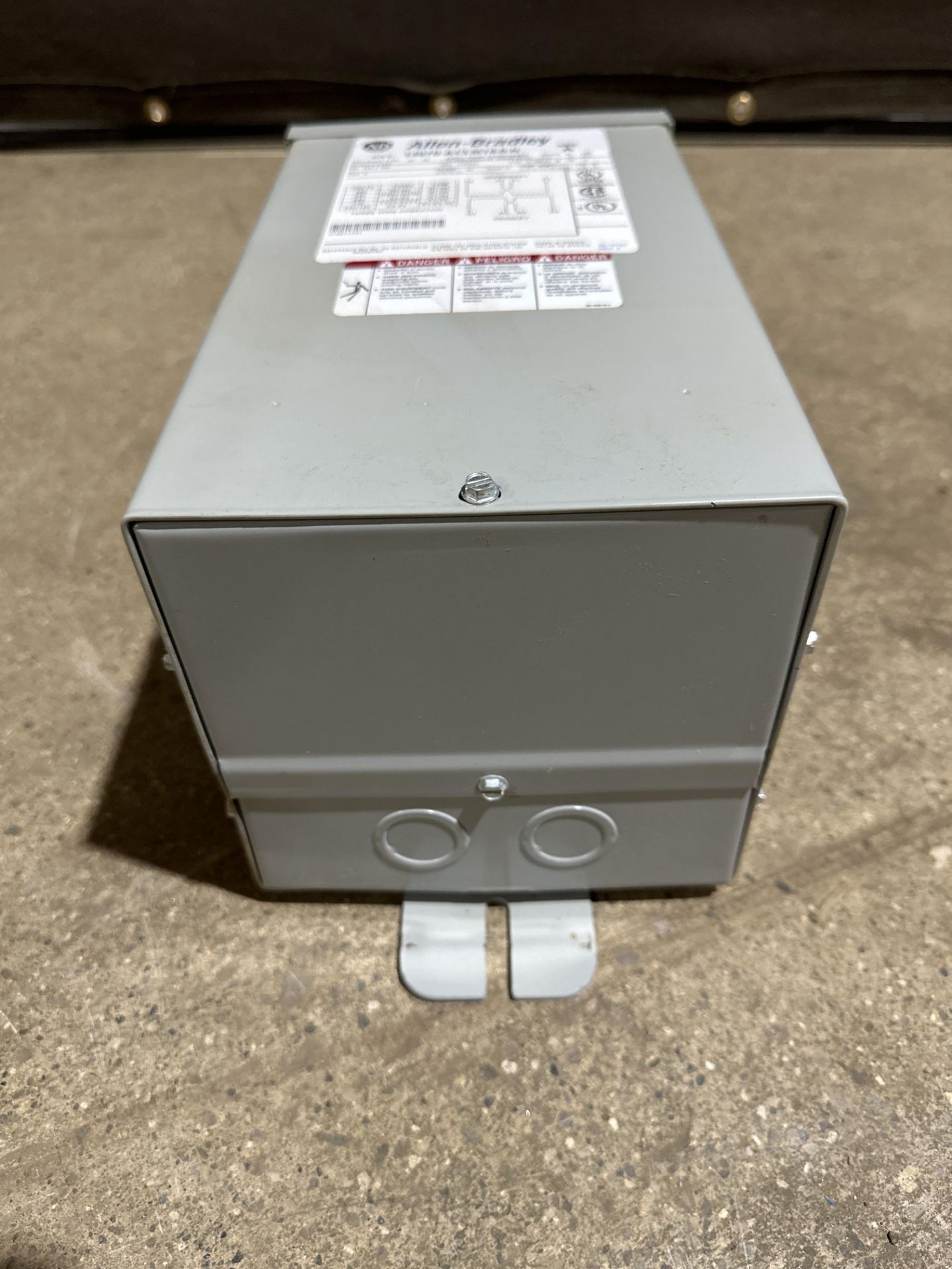 NEW IN BOX ALLEN BRADLEY 1479D-A13-M14-0-N TRANSFORMER 240/480 PRIMARY 120/240 SECONDARY 2 KVA - Image 5 of 6