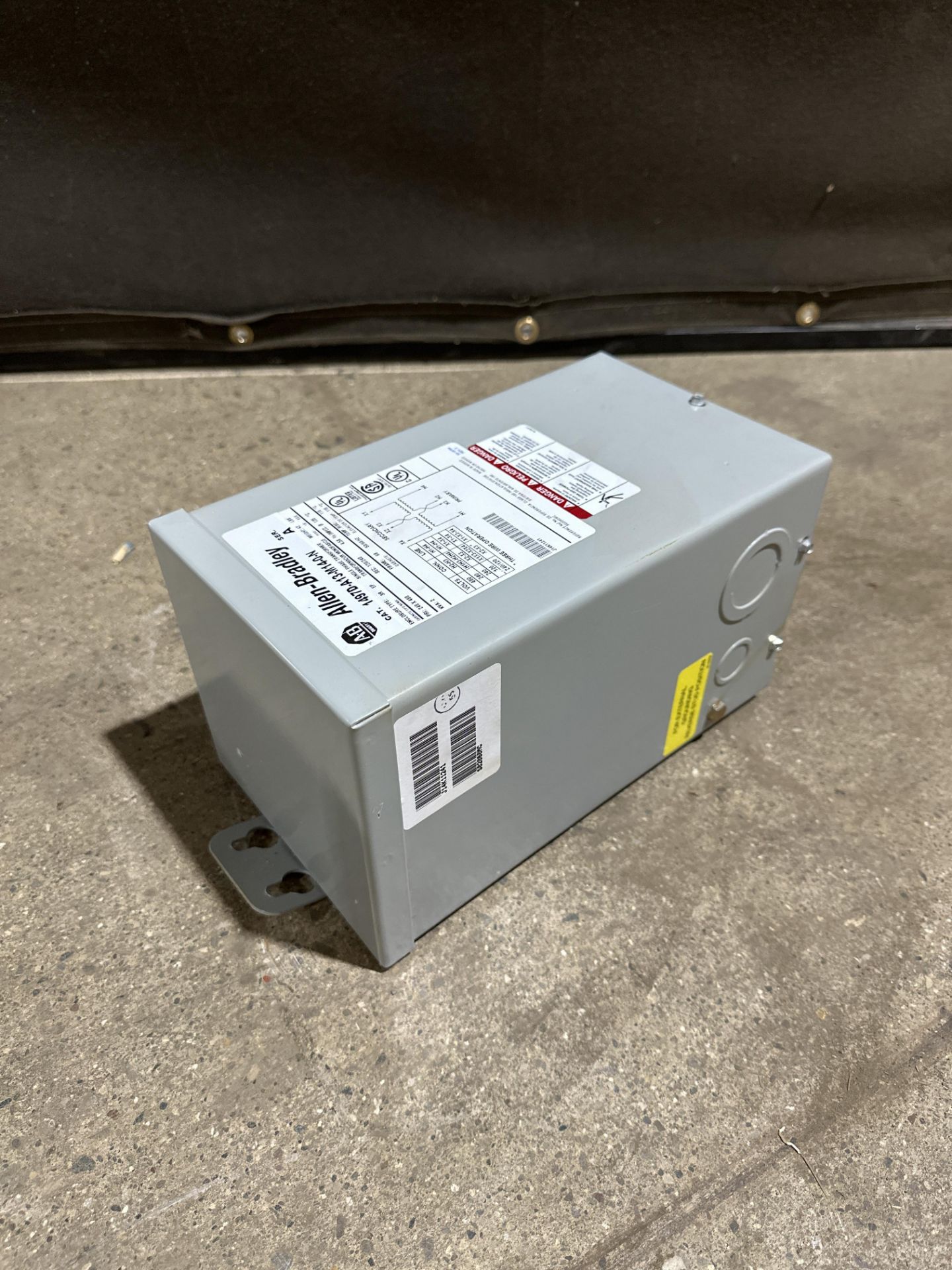 NEW IN BOX ALLEN BRADLEY 1479D-A13-M14-0-N TRANSFORMER 240/480 PRIMARY 120/240 SECONDARY 2 KVA - Image 6 of 6