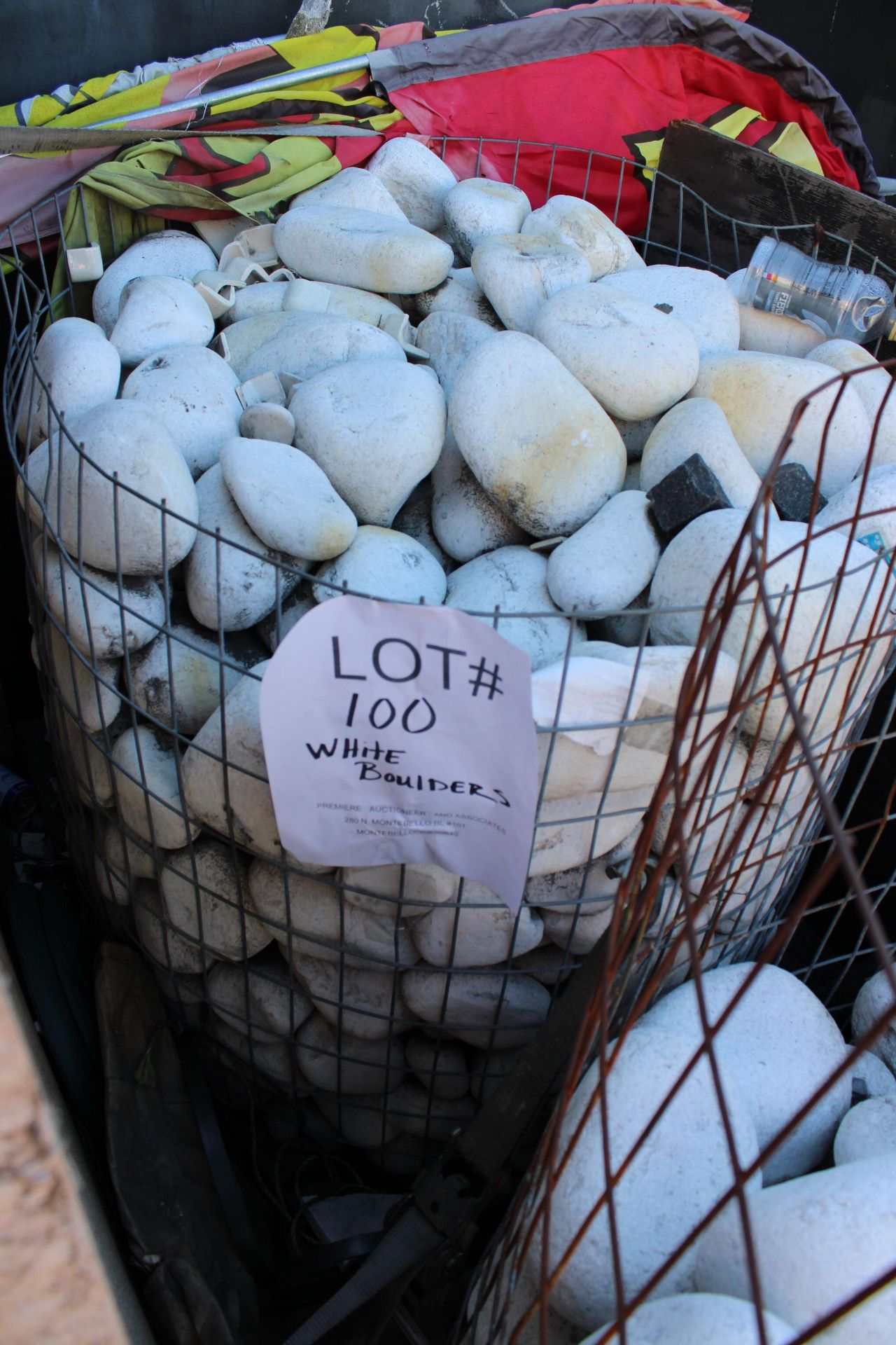 LARGE CONTAINER WHITE BOULDERS