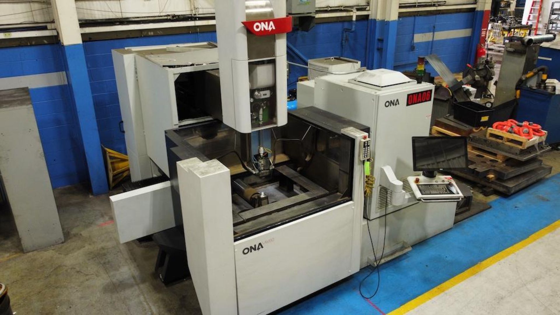 ONA AV-60 CNC Wire EDM, 51.2" x 40.9" x 19.7" Max. Work Dimensions, Travels X-31.5" Y-23.6", Z-19.7" - Image 4 of 10