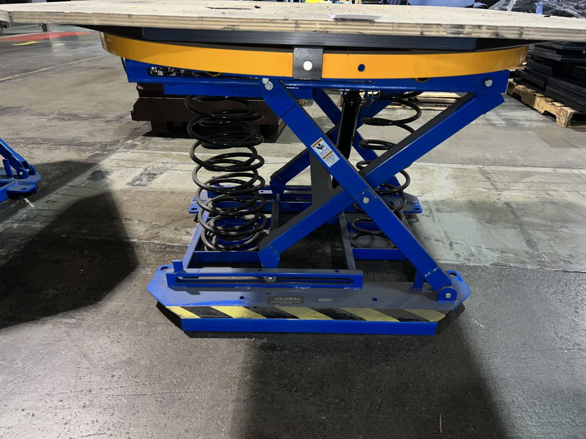 Global 4500Lb. 44" Spring Loaded Rotary Lift Table - Image 2 of 3