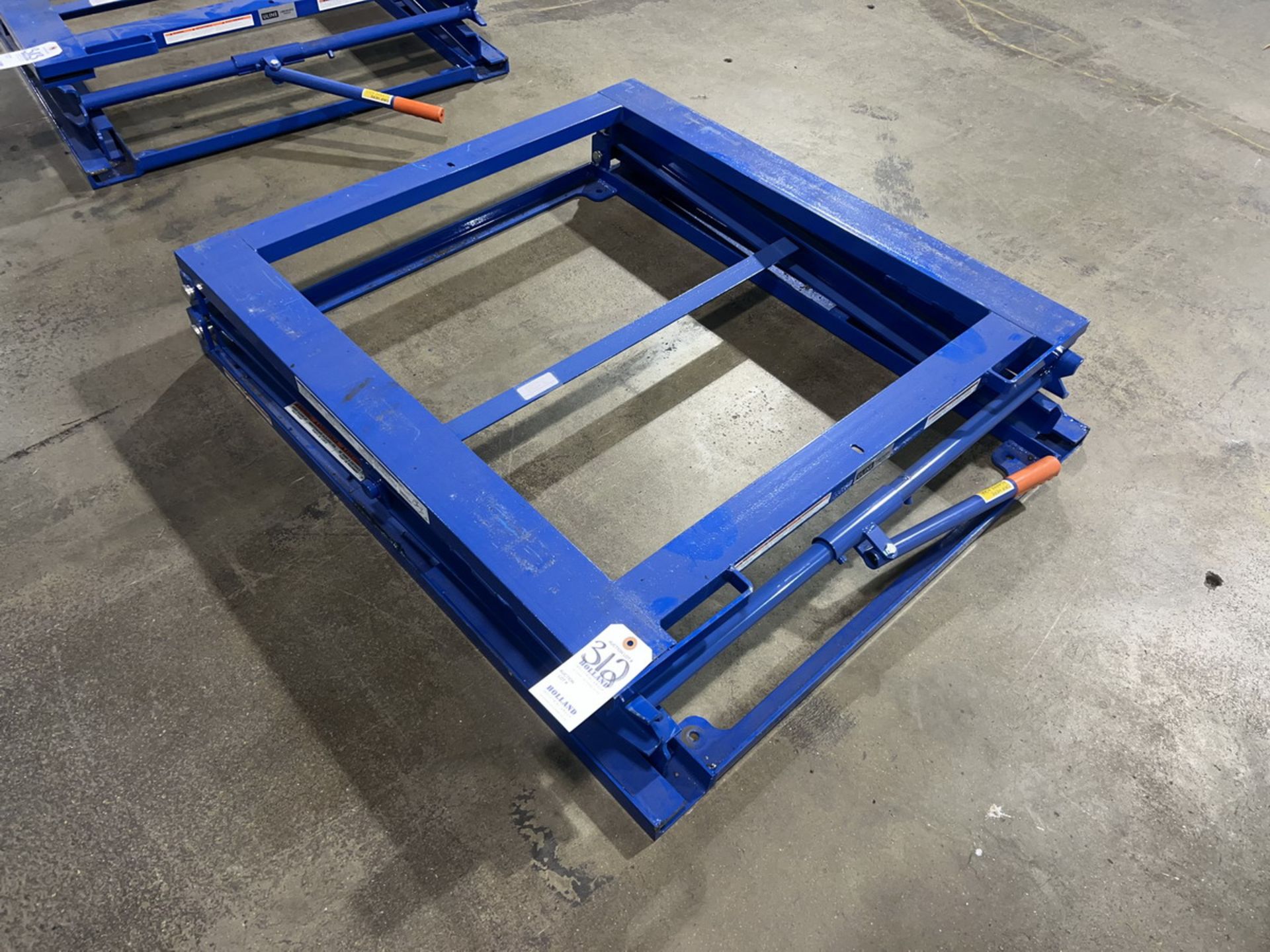 Uline H-2508 5000Lb. 42"x40" Pallet Stand - Image 2 of 2