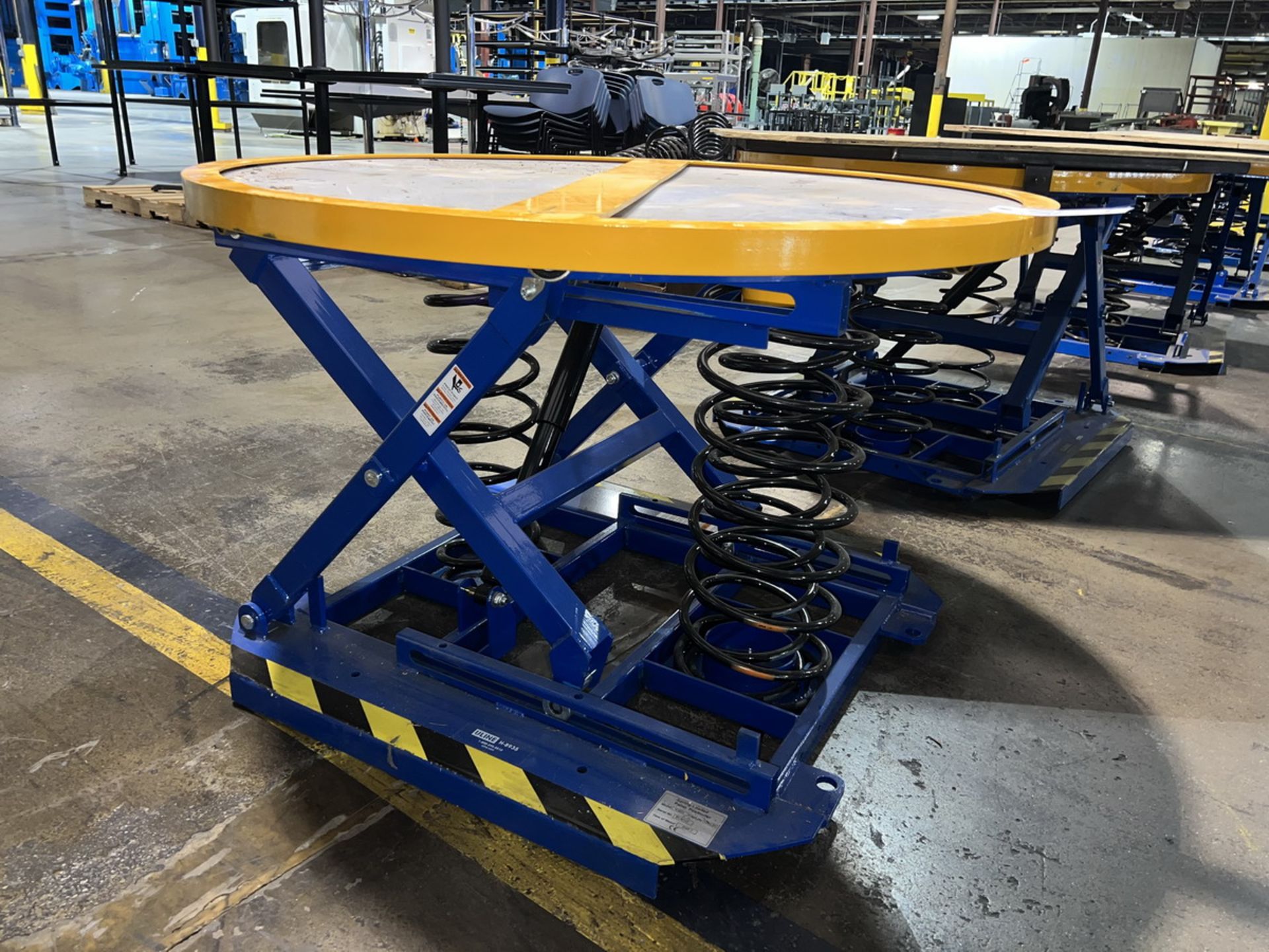 Uline H-8935 4500Lb. 44" Spring Loaded Rotary Lift Table - Image 2 of 3