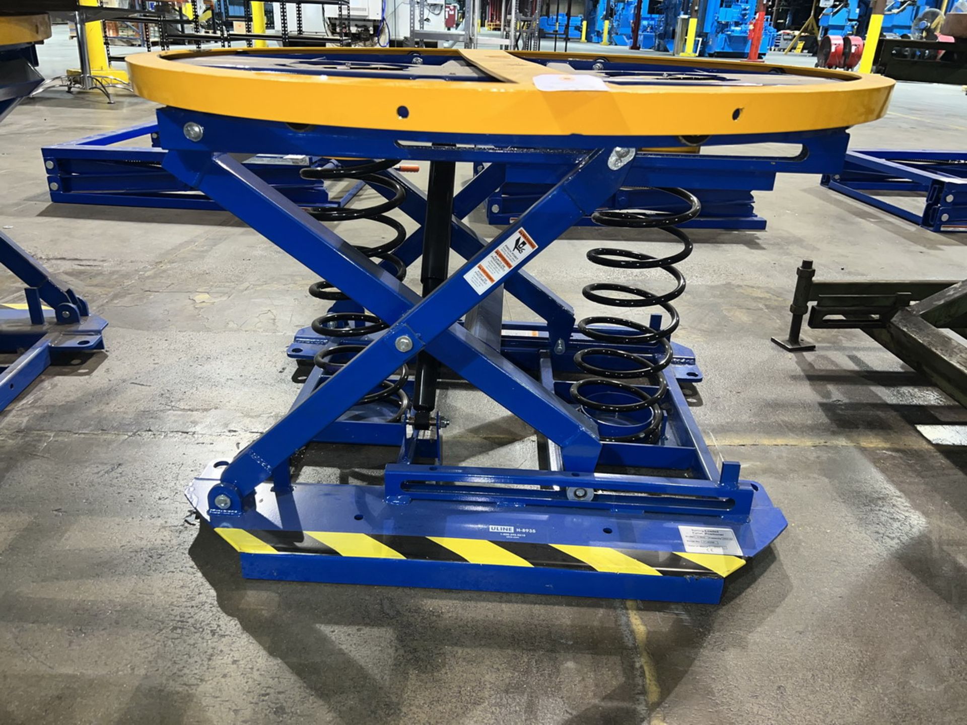 Uline H-8935 4500Lb. 44" Spring Loaded Rotary Lift Table - Image 2 of 3