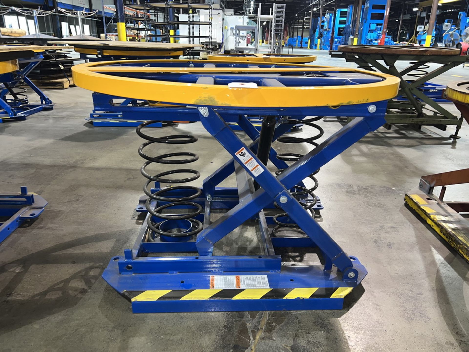 Uline H-8935 4500Lb. 44" Spring Loaded Rotary Lift Table - Image 2 of 3