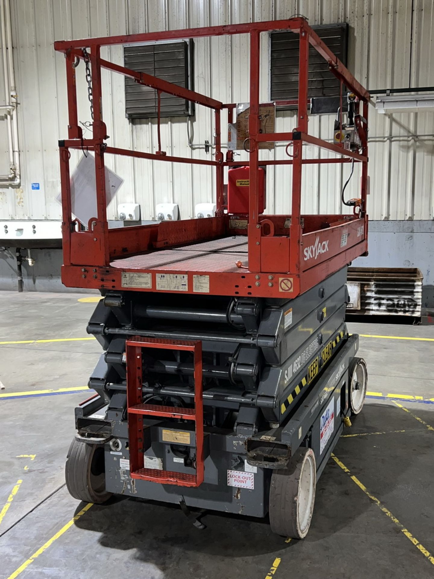 Skyjack SJIII 4632 24V Electric Scissor Lift - Image 4 of 6