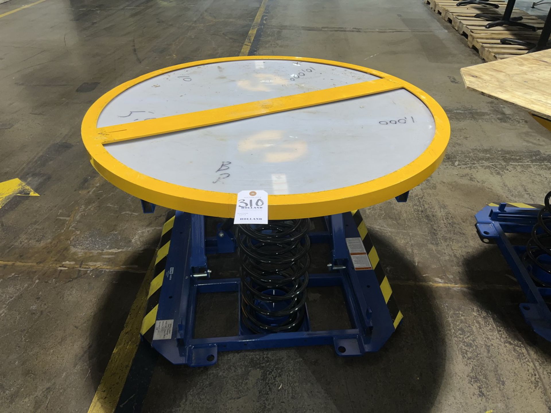 Uline H-8935 4500Lb. 44" Spring Loaded Rotary Lift Table