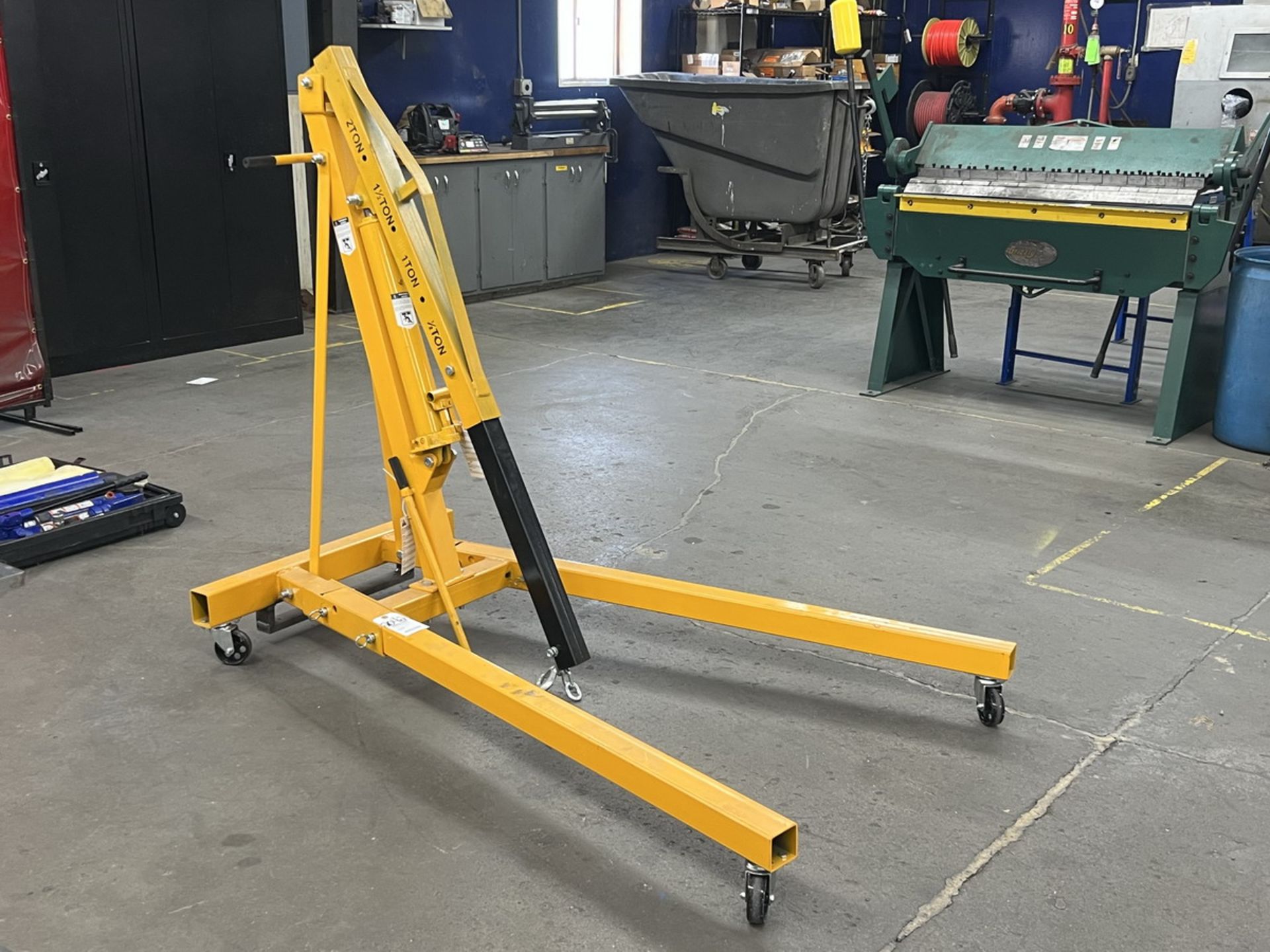 Performance Tool W41029 2-Ton Folding Engine Crane