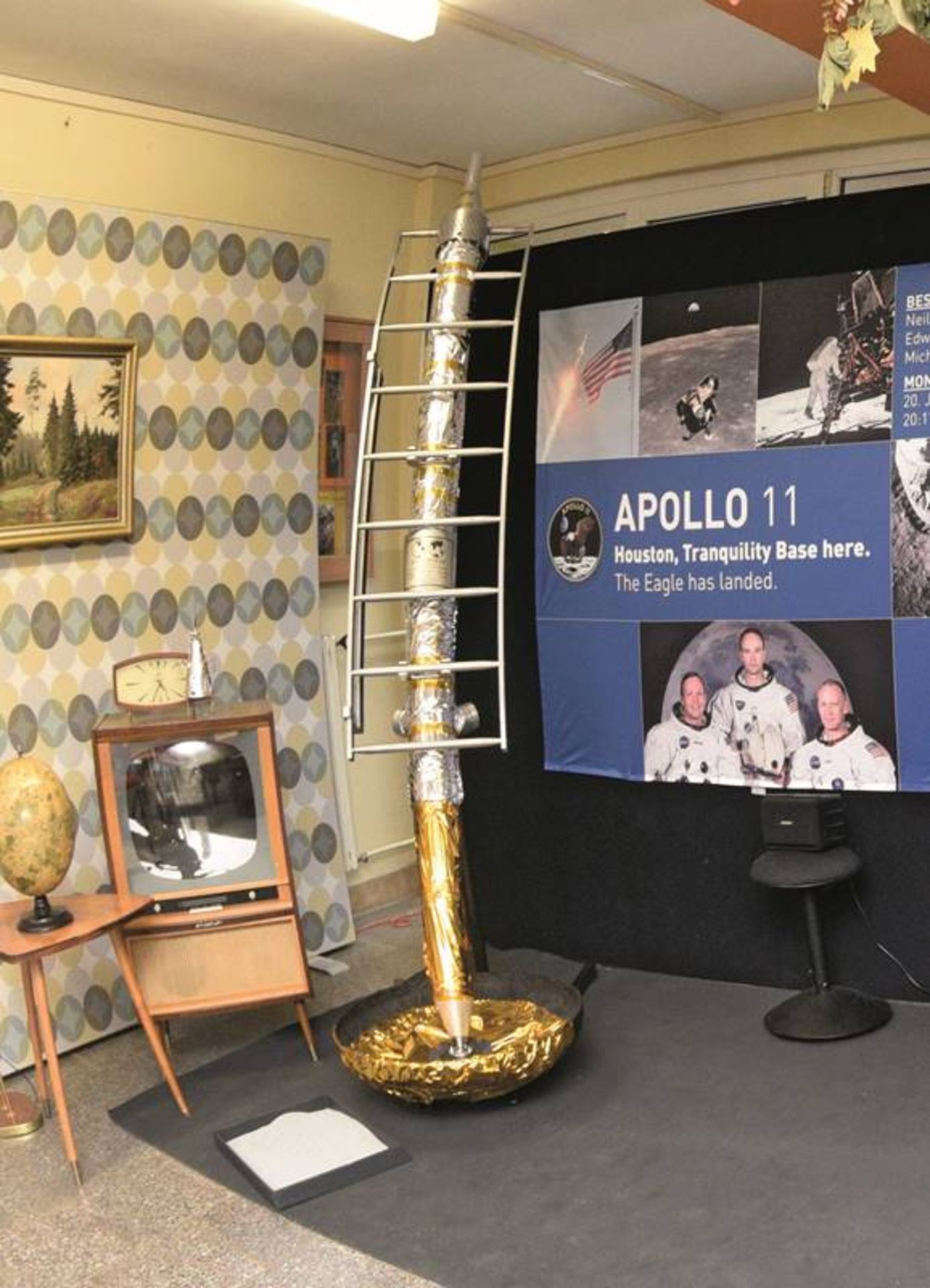 Apollo landing gear model - Bild 2 aus 4