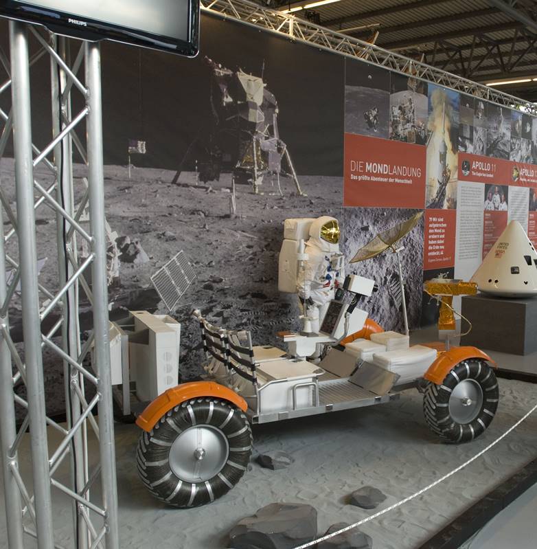 Luna Rover Model - Bild 4 aus 15