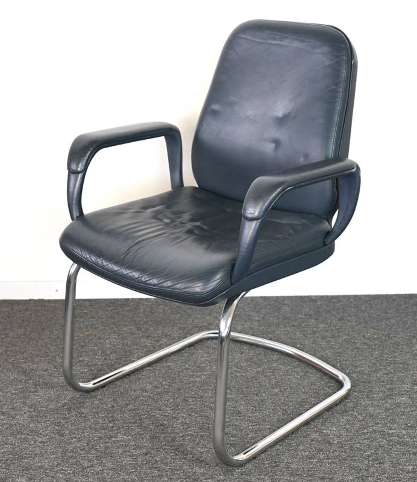 Design cantilever chair