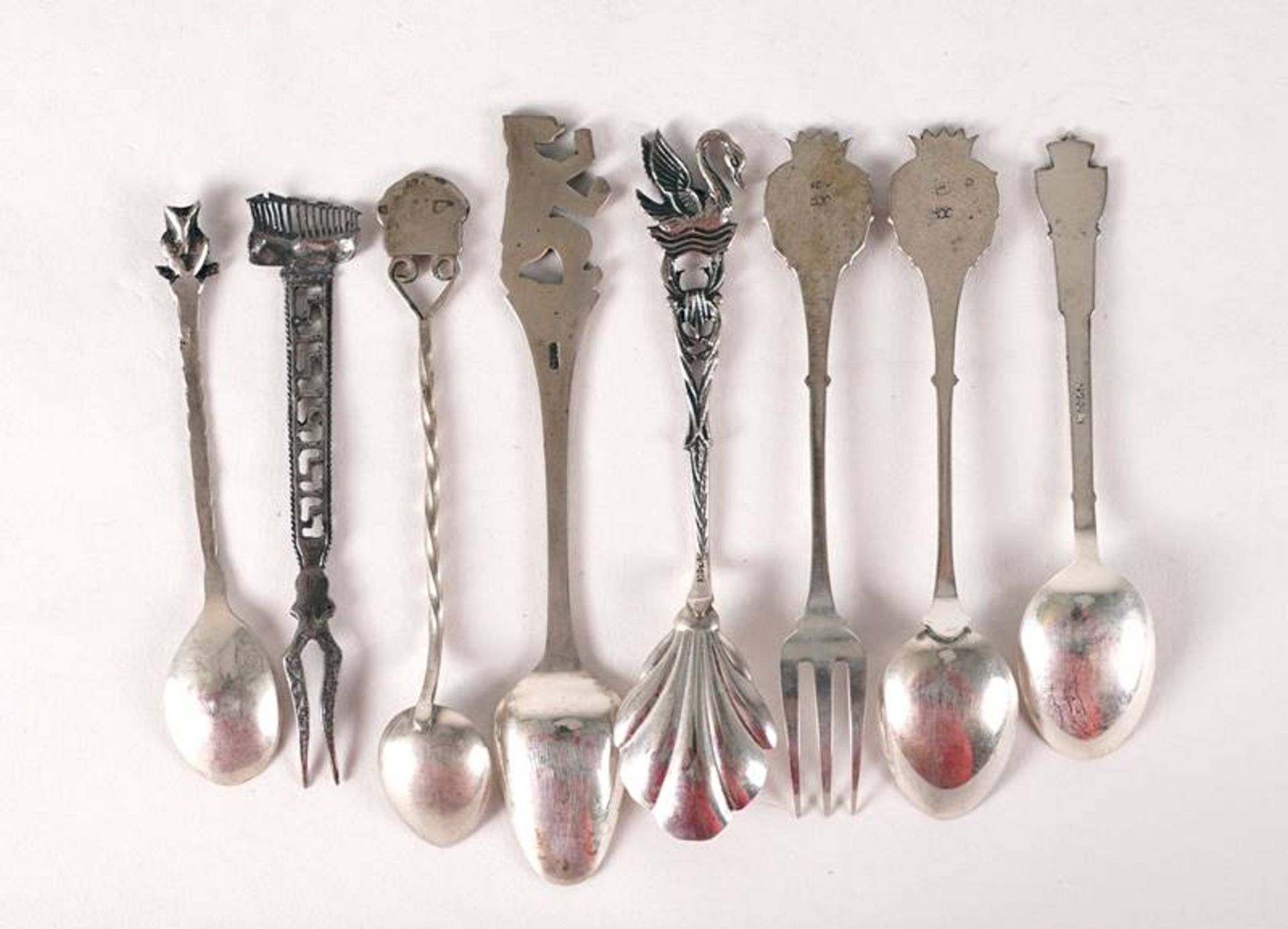 Mixed lot silver ornamental spoons - Image 2 of 2