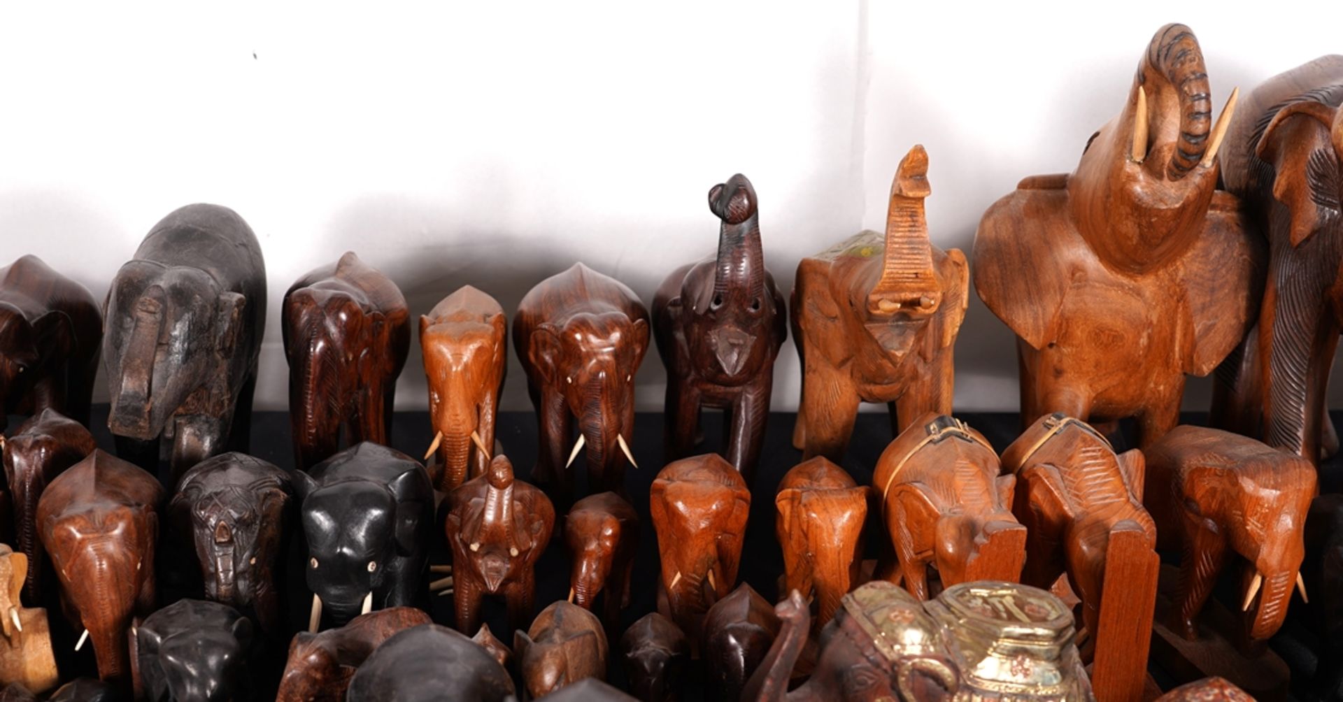 Mixed lot of wooden elephants - Image 4 of 4
