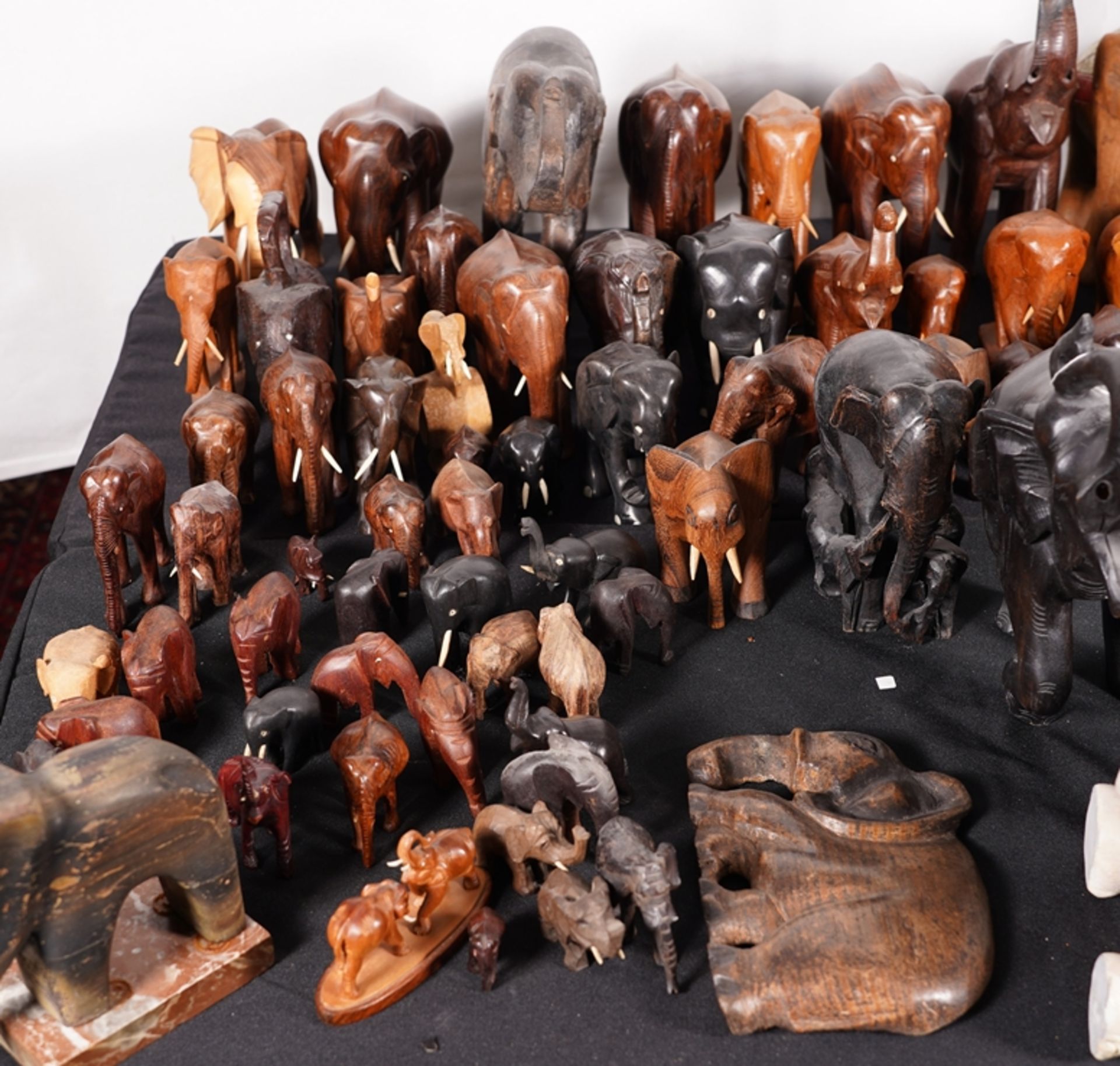 Mixed lot of wooden elephants - Image 2 of 4