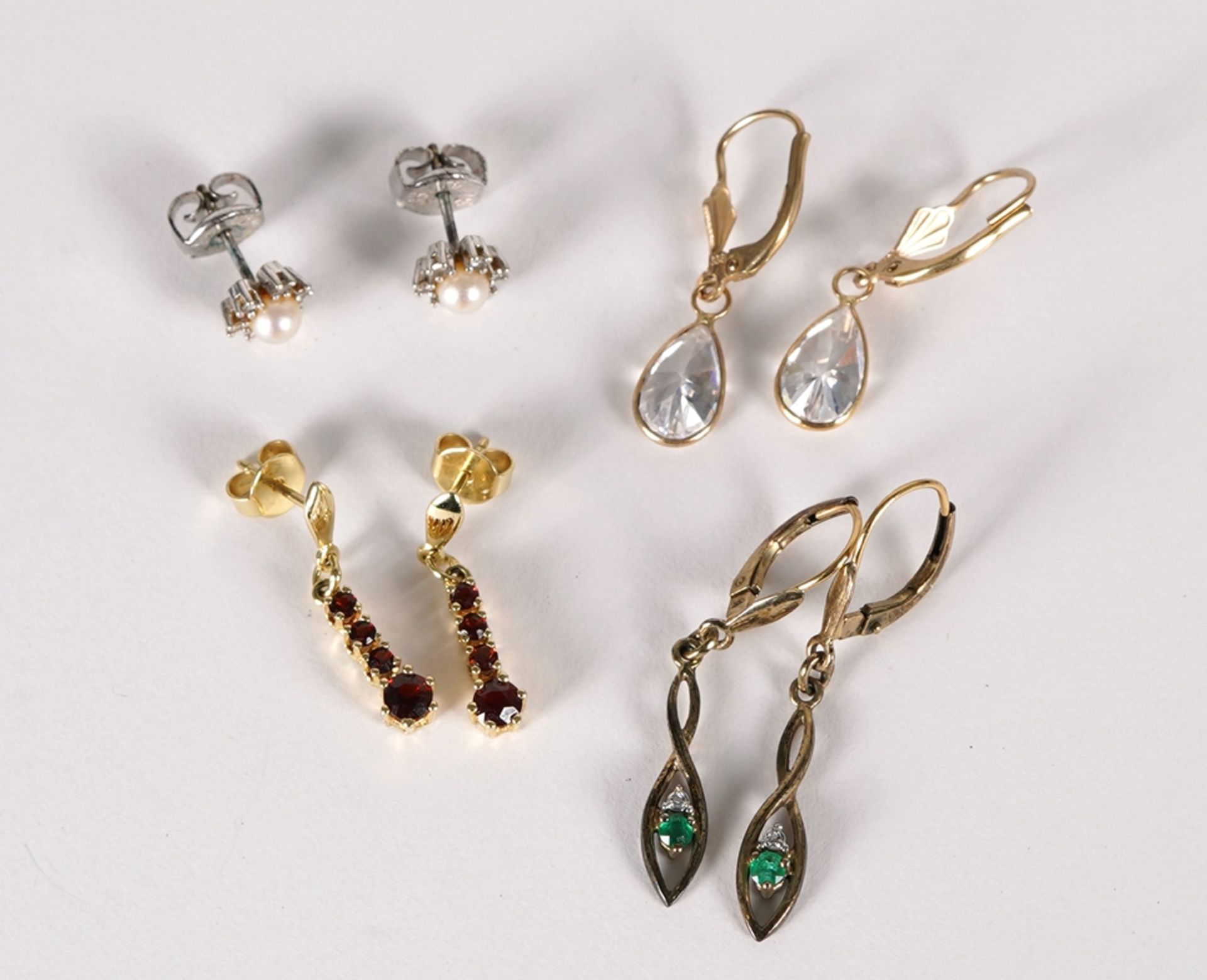 Assorted ear jewellery