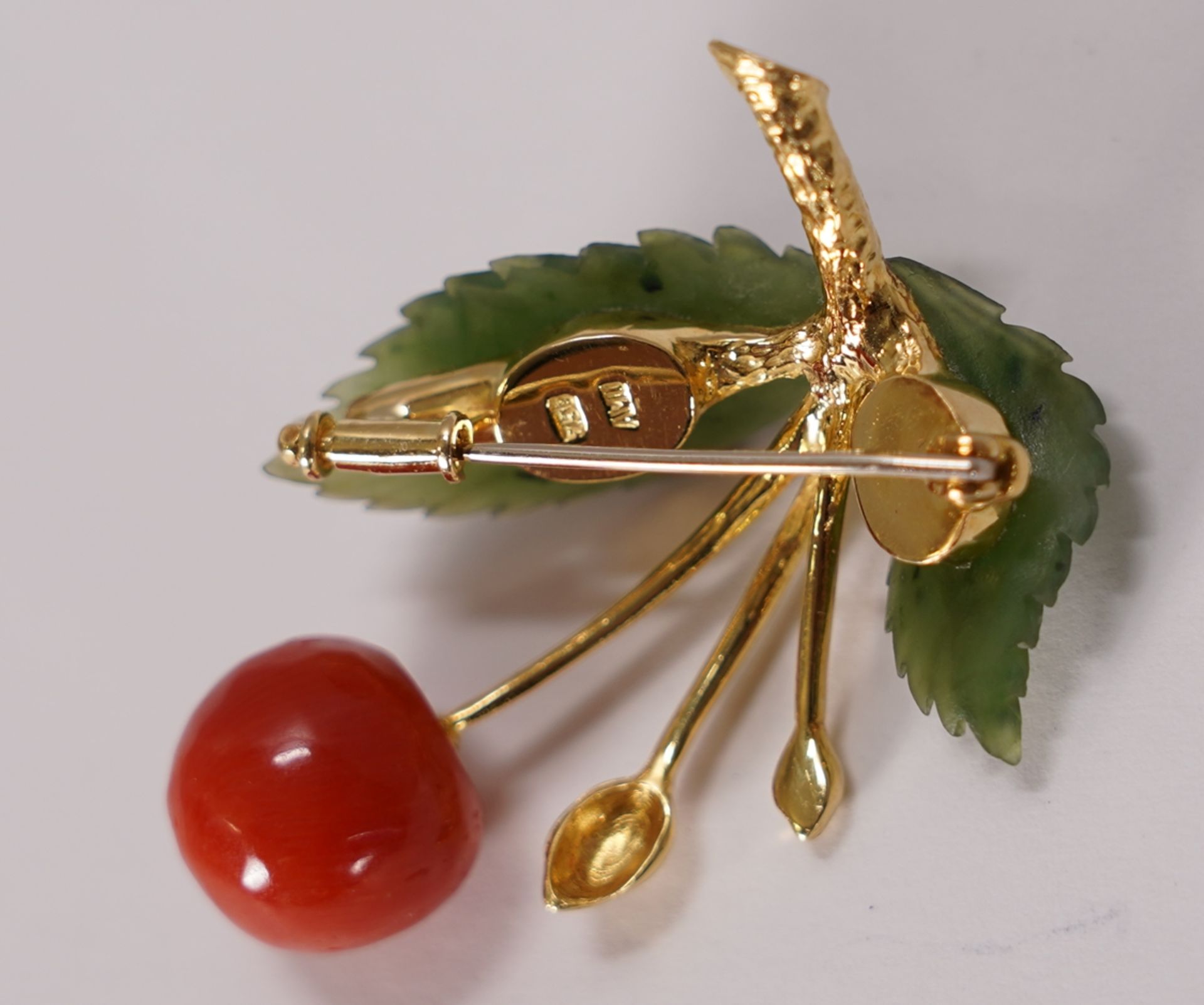 Brooch - Image 3 of 3